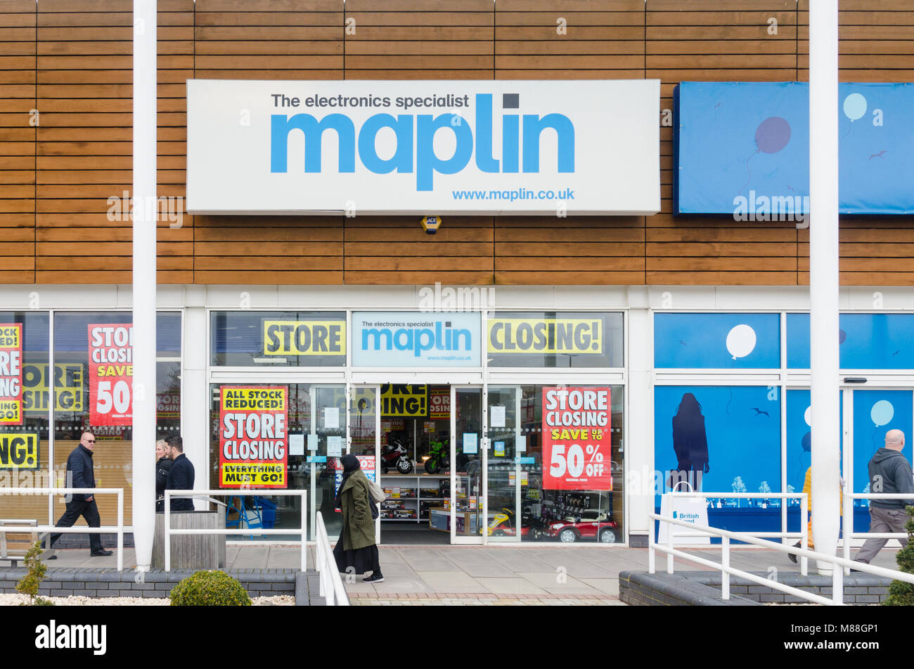 Maplin electrical store closing down in Crown Wharf Shopping Park in Walsall, West Midlands Stock Photo
