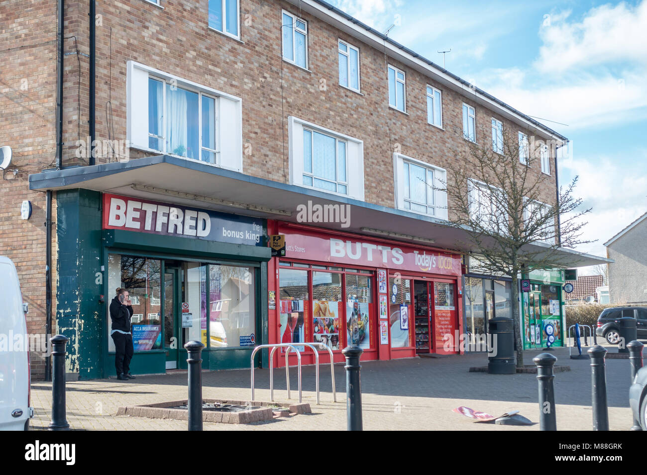 Local shops on The Meadway in Reading, UK Stock Photo