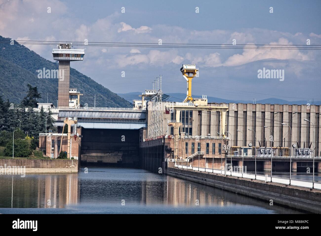 DAM AND LOCK GATES IRON GATES RIVER DANUBE Stock Photo Alamy