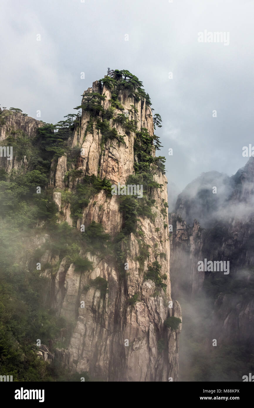 Misty mountains, Huangshan National Park, Anhui Province, China Stock Photo  - Alamy
