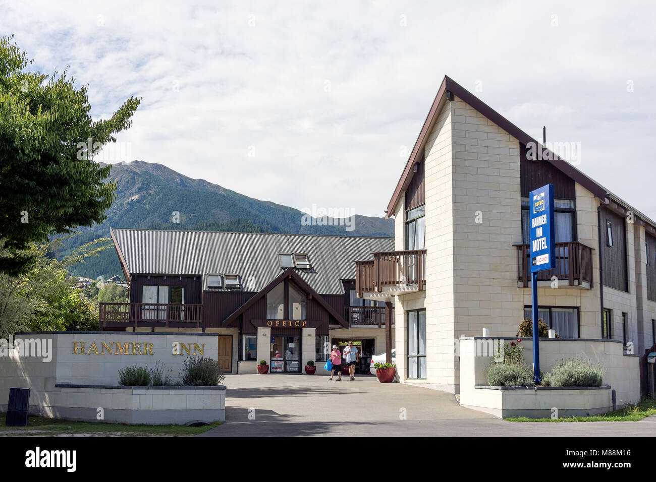 Hanmer Inn Motel, Jacks Pass Road, Hanmer Springs, North Canterbury, Canterbury Region, New Zealand Stock Photo