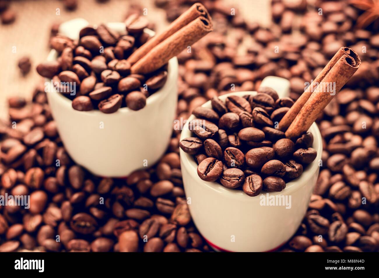 White cup cinnamon sticks hi res stock photography and images Alamy