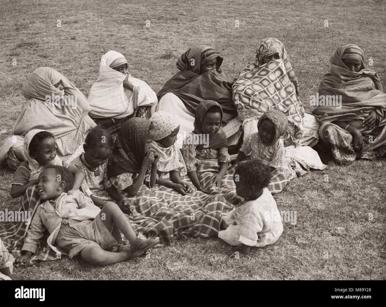 1940s East Africa - Somali women and children, itinerant traders, Kenya Stock Photo