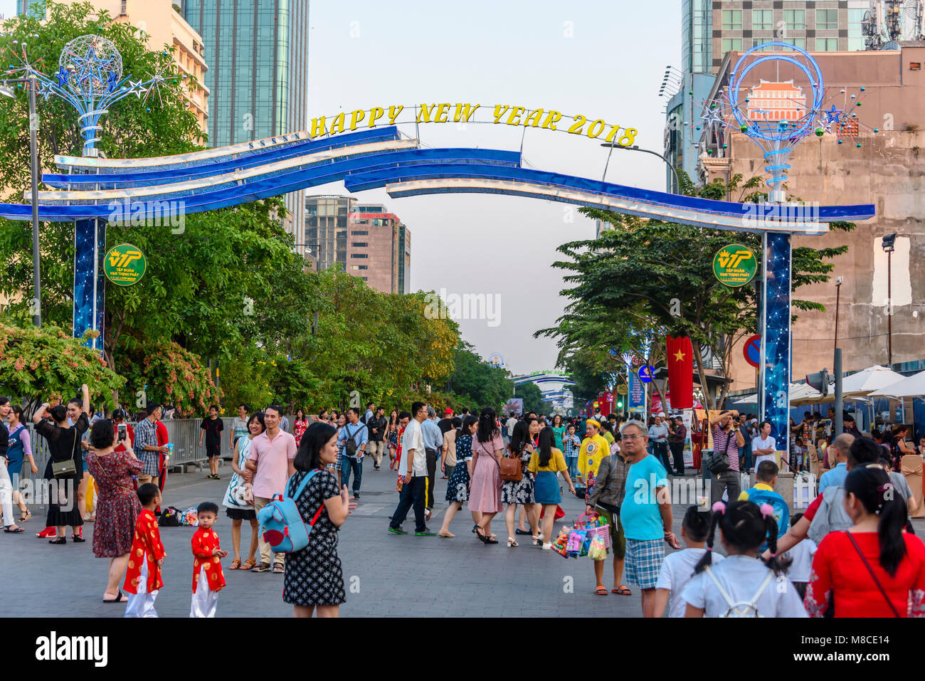 Crowds gather to celebrate the 2018 Chinese Lunar New Year, Ho Chi Minh City, Saigon, Vietnam Stock Photo