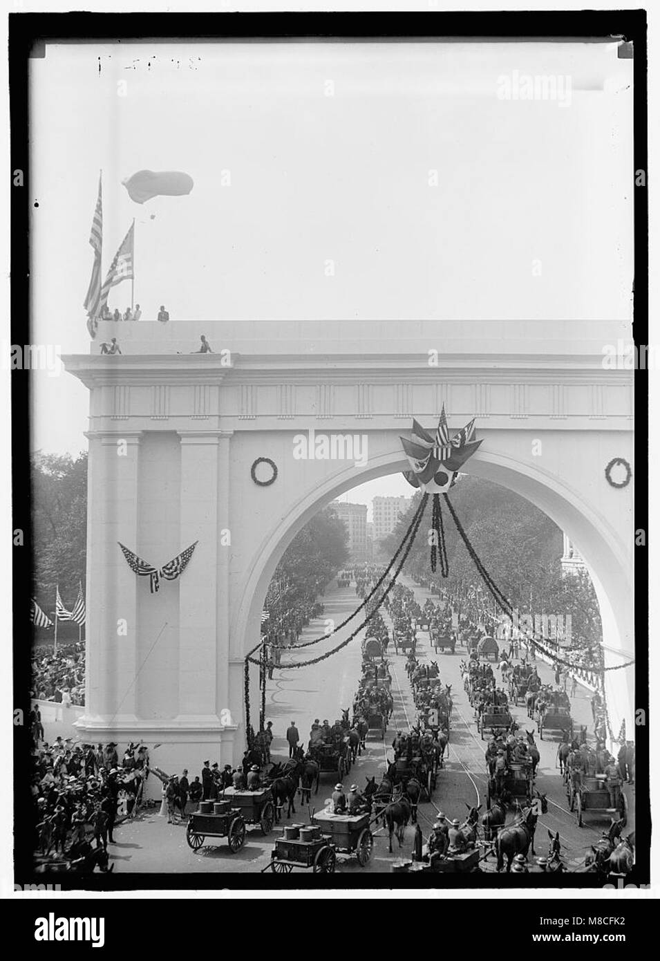 FIRST DIVISION, A.E.F. AMERICAN EXPEDITIONARY FORCES. MISCELLANEOUS VIEWS OF PARADE LCCN2016870477 Stock Photo