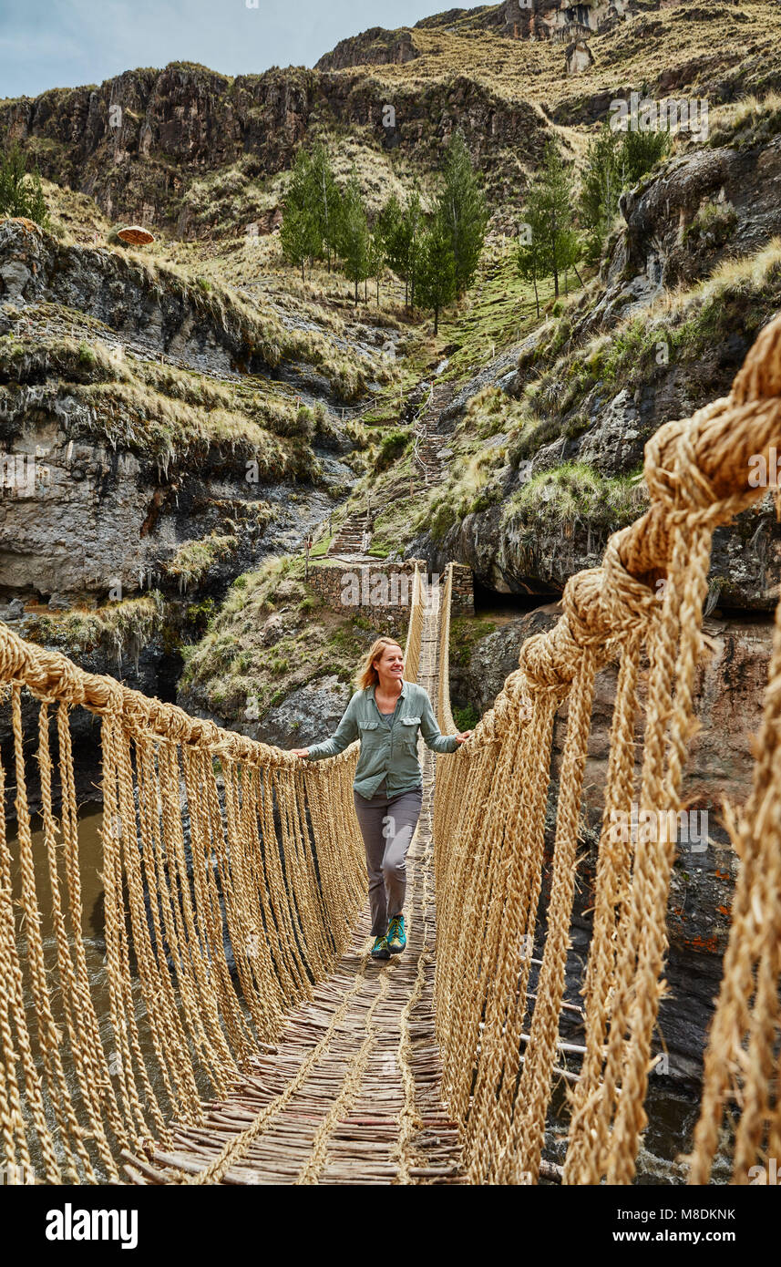 Rope bridge peru hi-res stock photography and images - Alamy