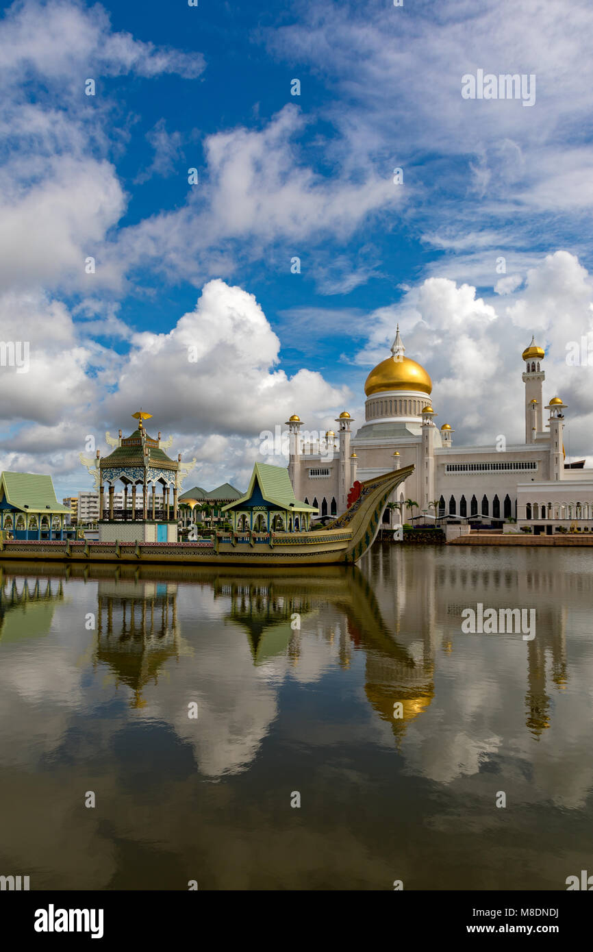 Brunei Darussalam Bandar Seri Begawan Sultan Omar Ali Saifuddien Mosque March 16, 2018 One of Brunei's most important mosques Stock Photo