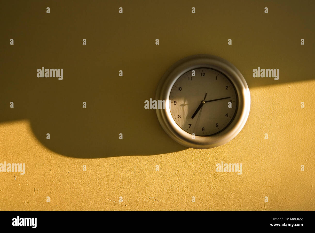 Analogue Clock Stock Photos & Analogue Clock Stock Images Alamy