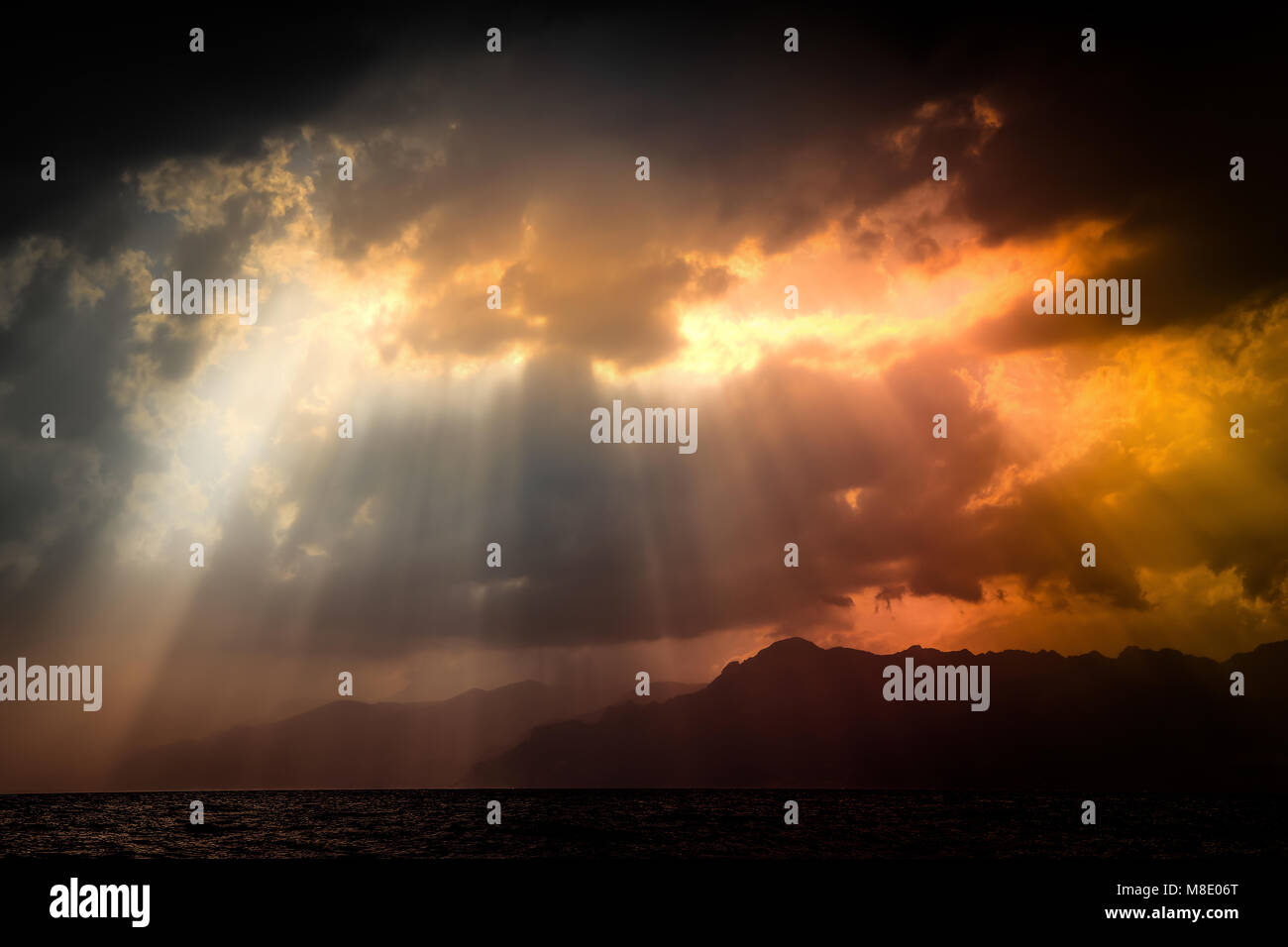 Black clouds over mountains hi-res stock photography and images - Alamy