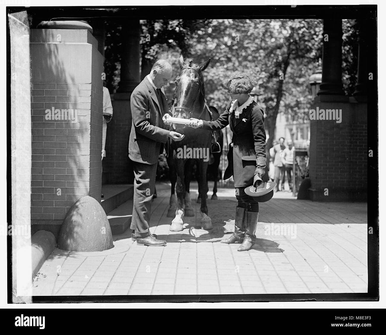 Sir Esme Howard, Gwendolen Lazier, 5-31-24 LOC npcc.11515 Stock Photo