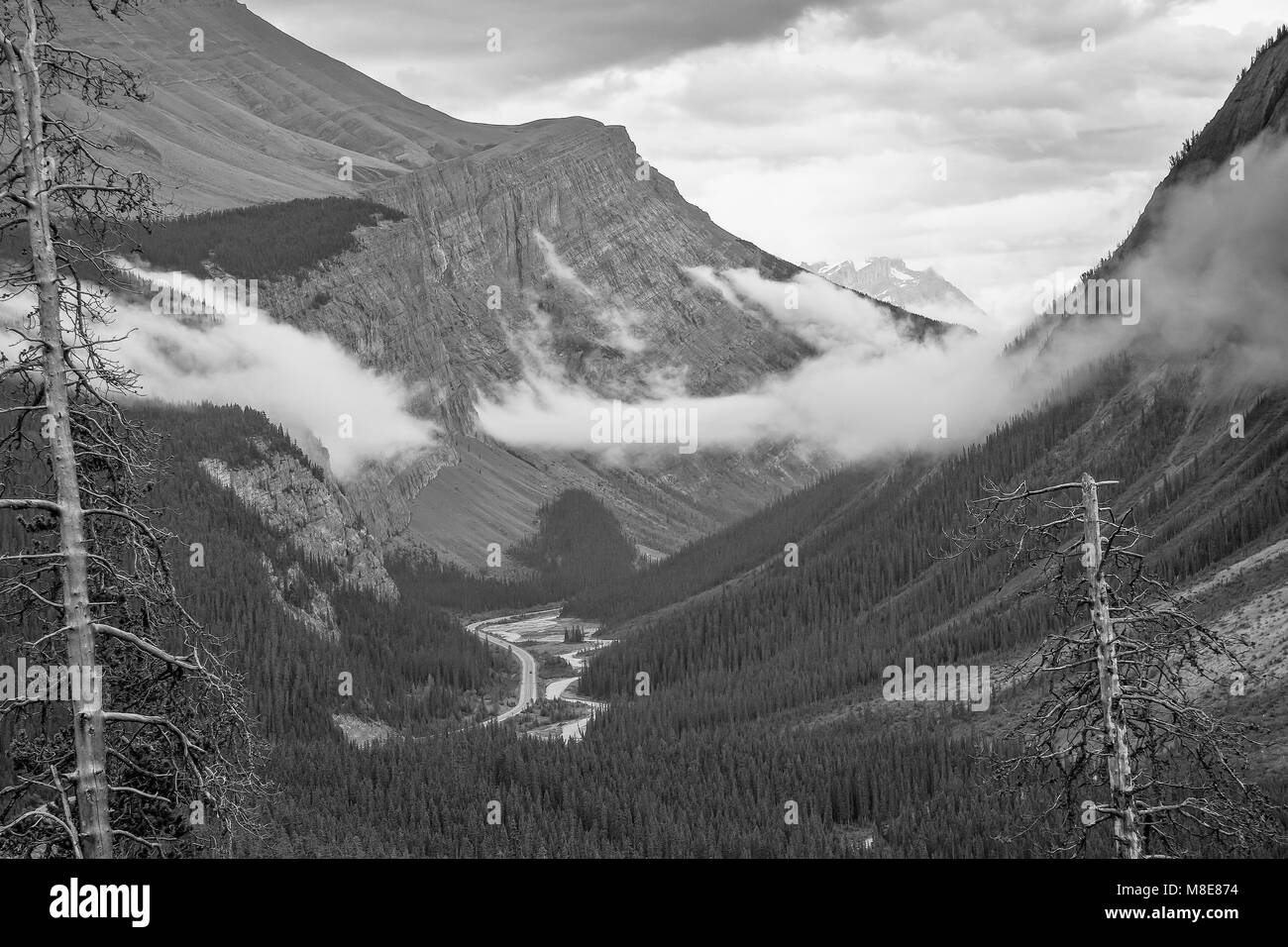 The canadian rocky Black and White Stock Photos & Images - Alamy