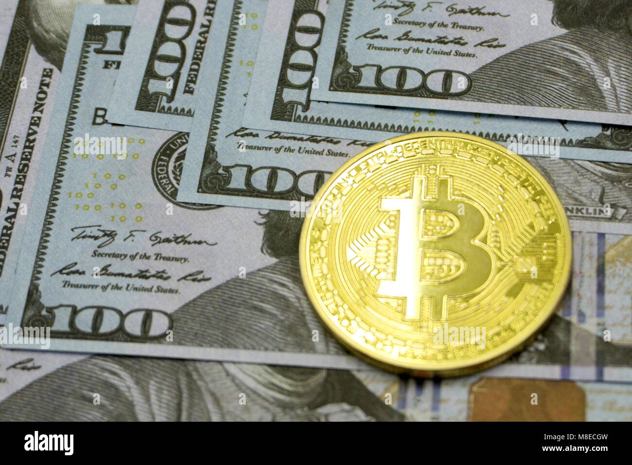 International paper and coin currency hi-res stock photography and images -  Alamy