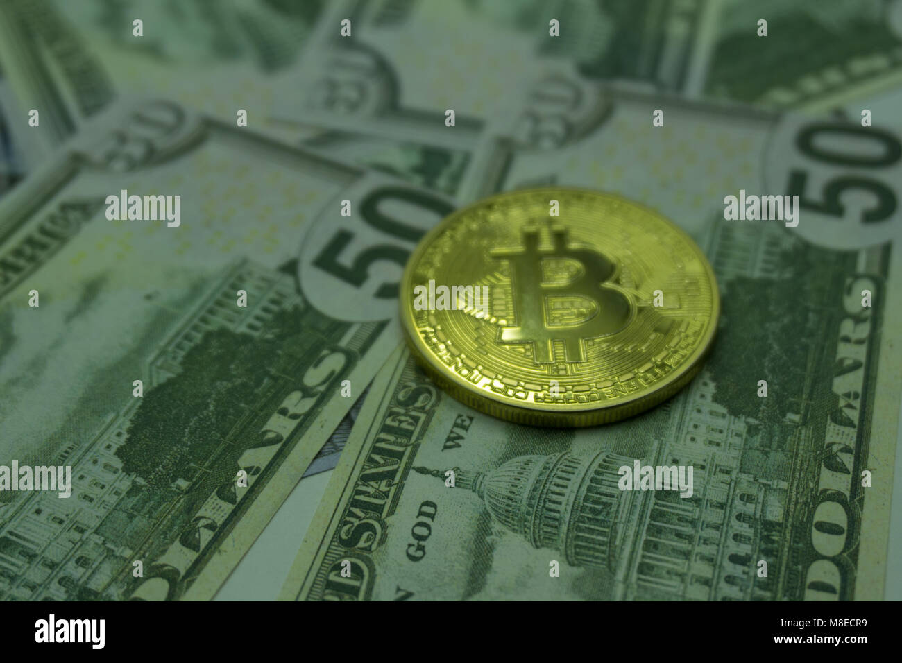 International paper and coin currency hi-res stock photography and images -  Alamy