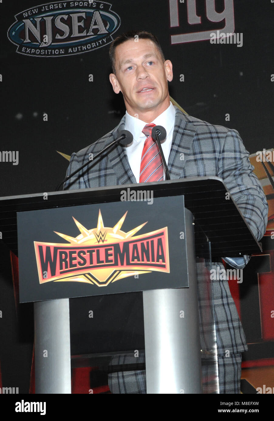 Page 2 Paul Triple H Levesque High Resolution Stock Photography And Images Alamy Page 2 Paul Triple H Levesque High Resolution Stock Photography And Images Alamy