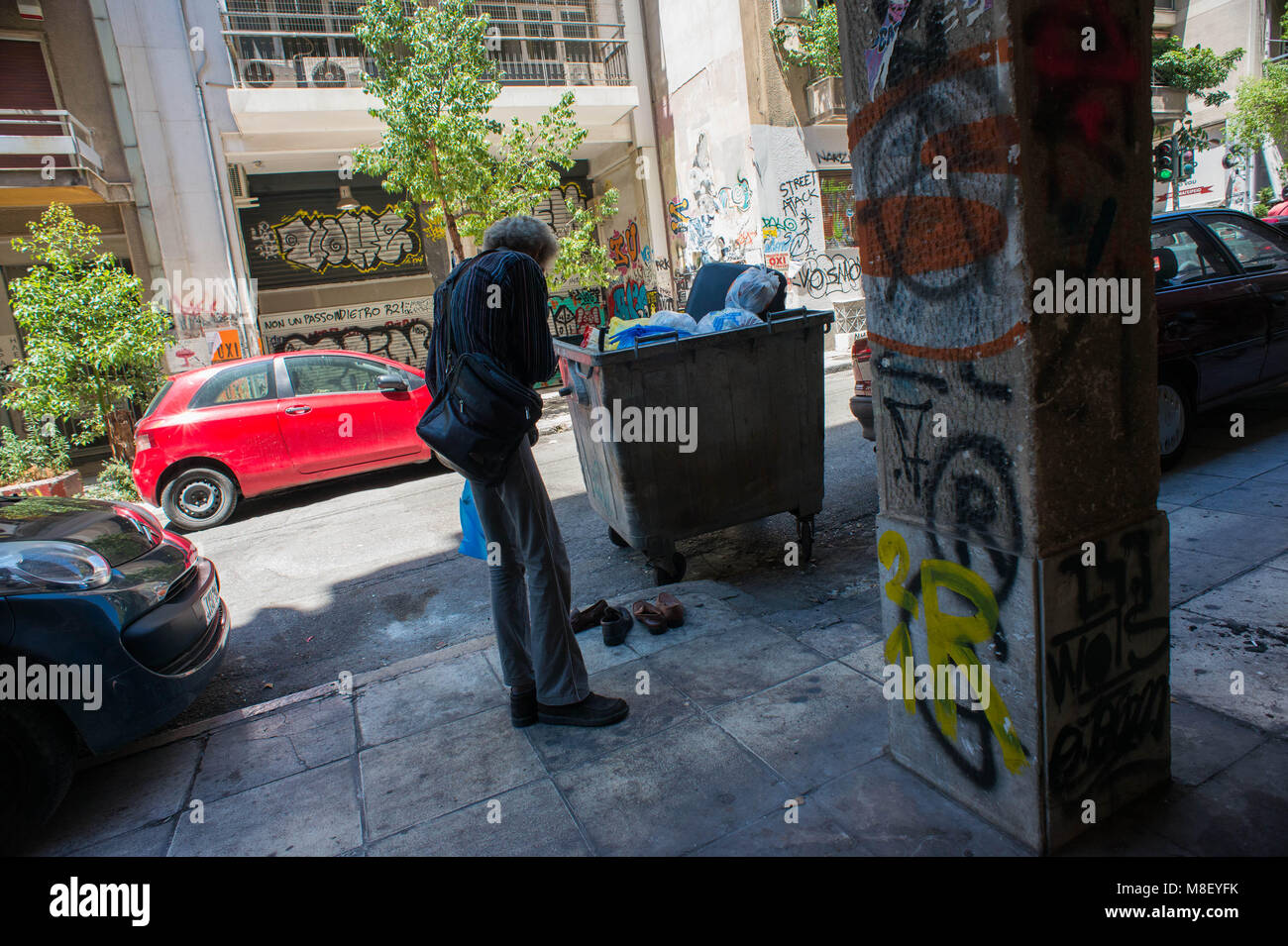 Athens homeless greece hi-res stock photography and images - Alamy