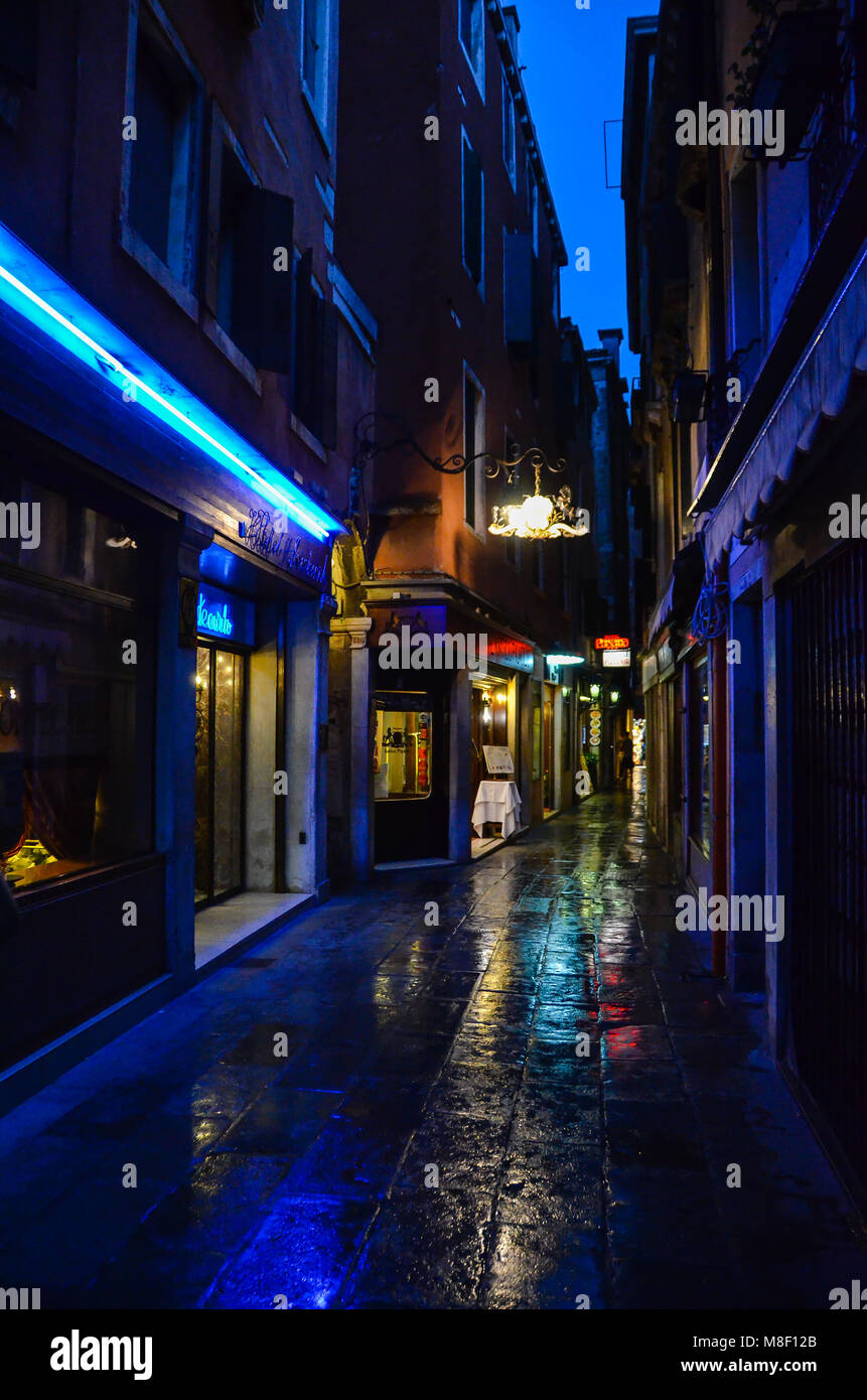 Venice Alleyway At Night Stock Photo Alamy