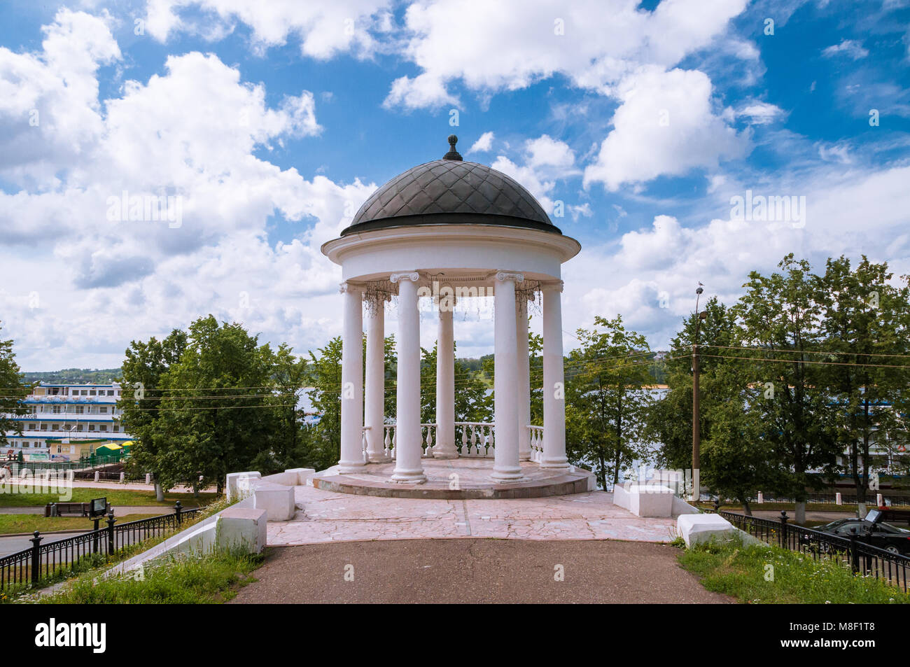 Беседка Островского В Костроме Фото