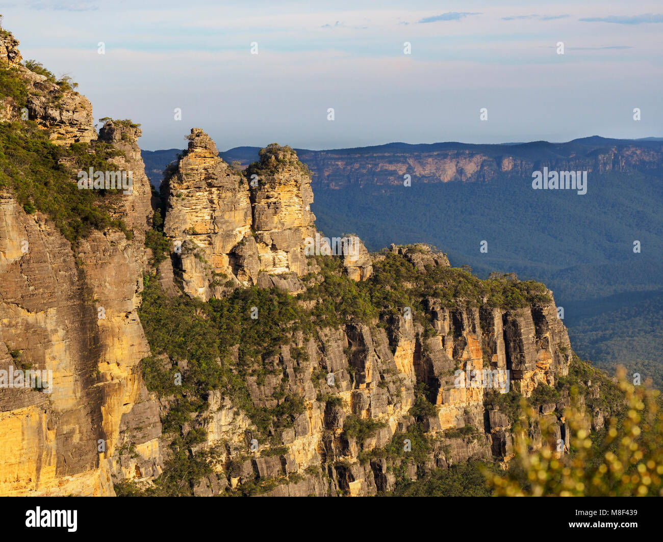 Australia, New South Wales, Blue Mountains, Storm clouds above Three Sisters Stock Photo