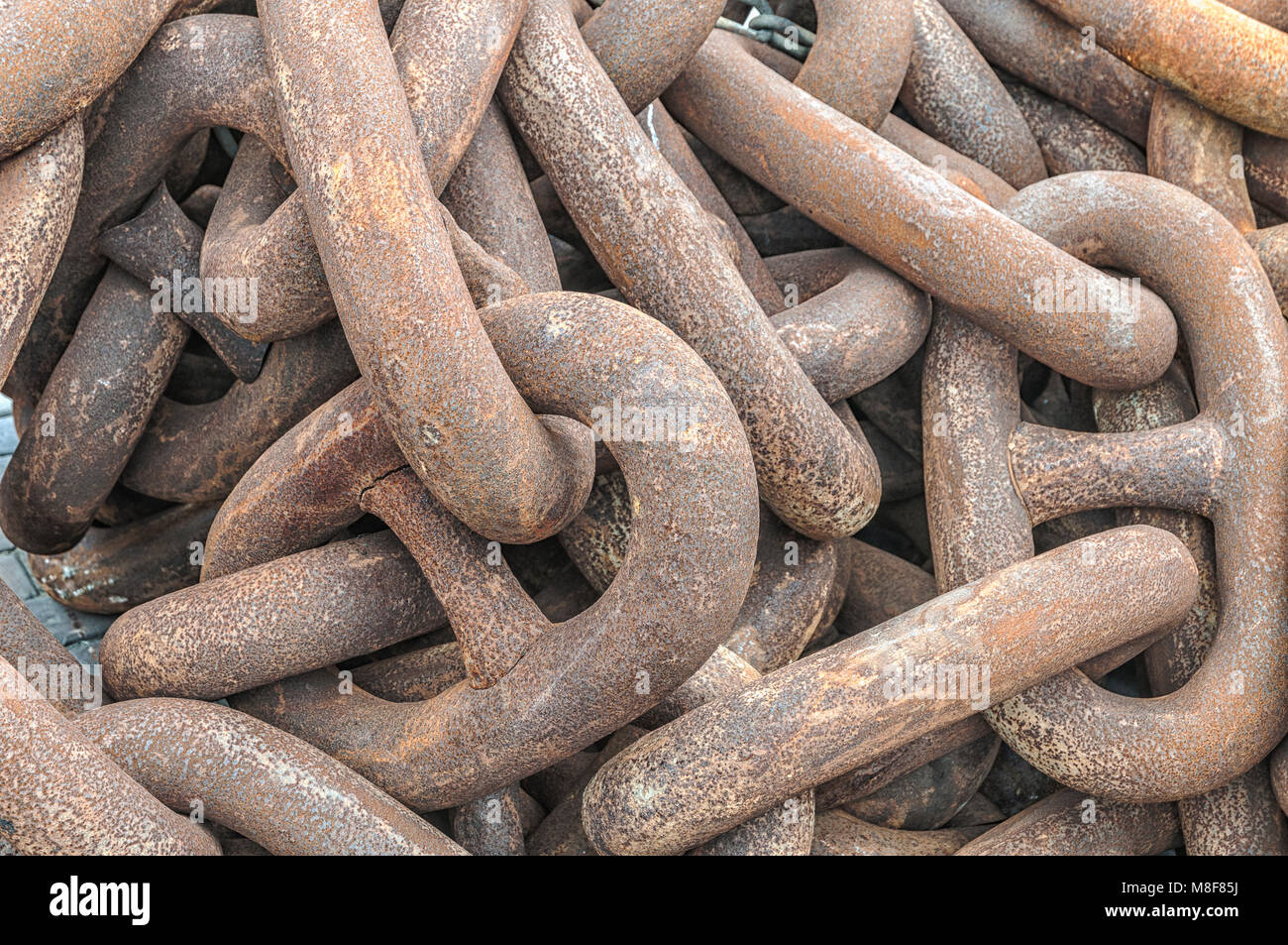 Steel chains hi-res stock photography and images - Alamy