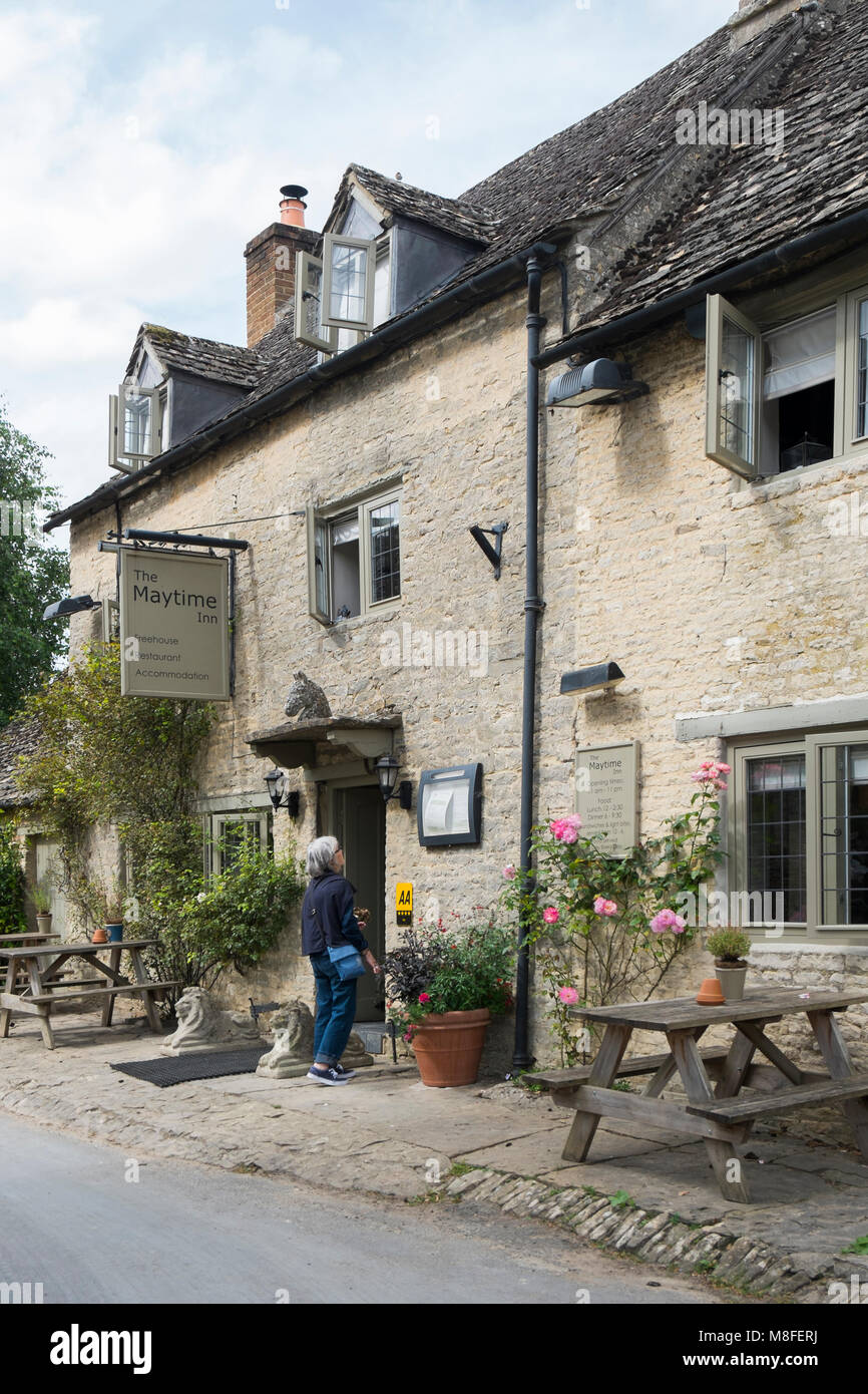 The Maytime Inn in Asthall, Oxfordshire, UK Stock Photo