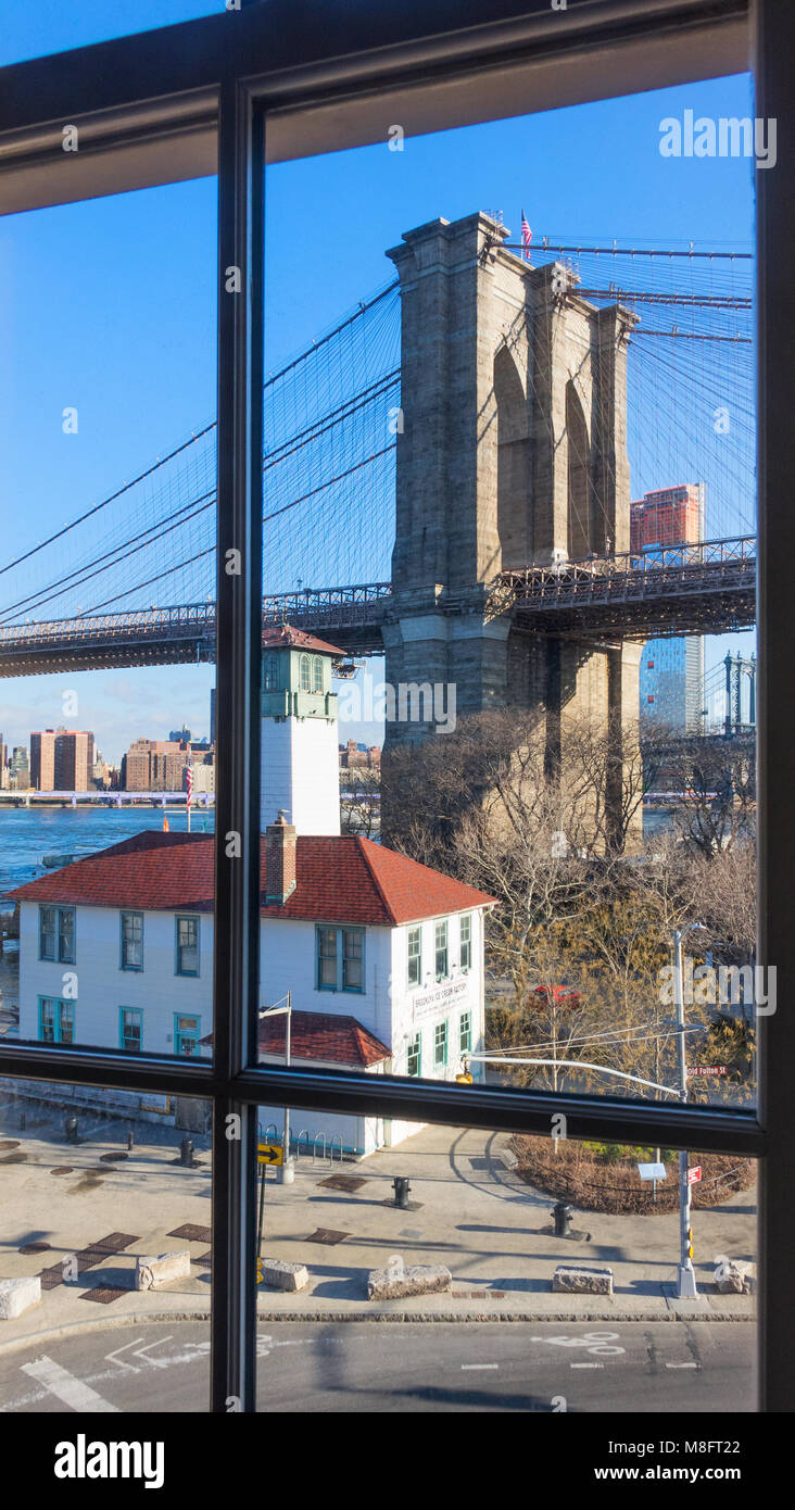 The Brooklyn Ice Cream Company and Brooklyn Bridge Stock Photo Alamy