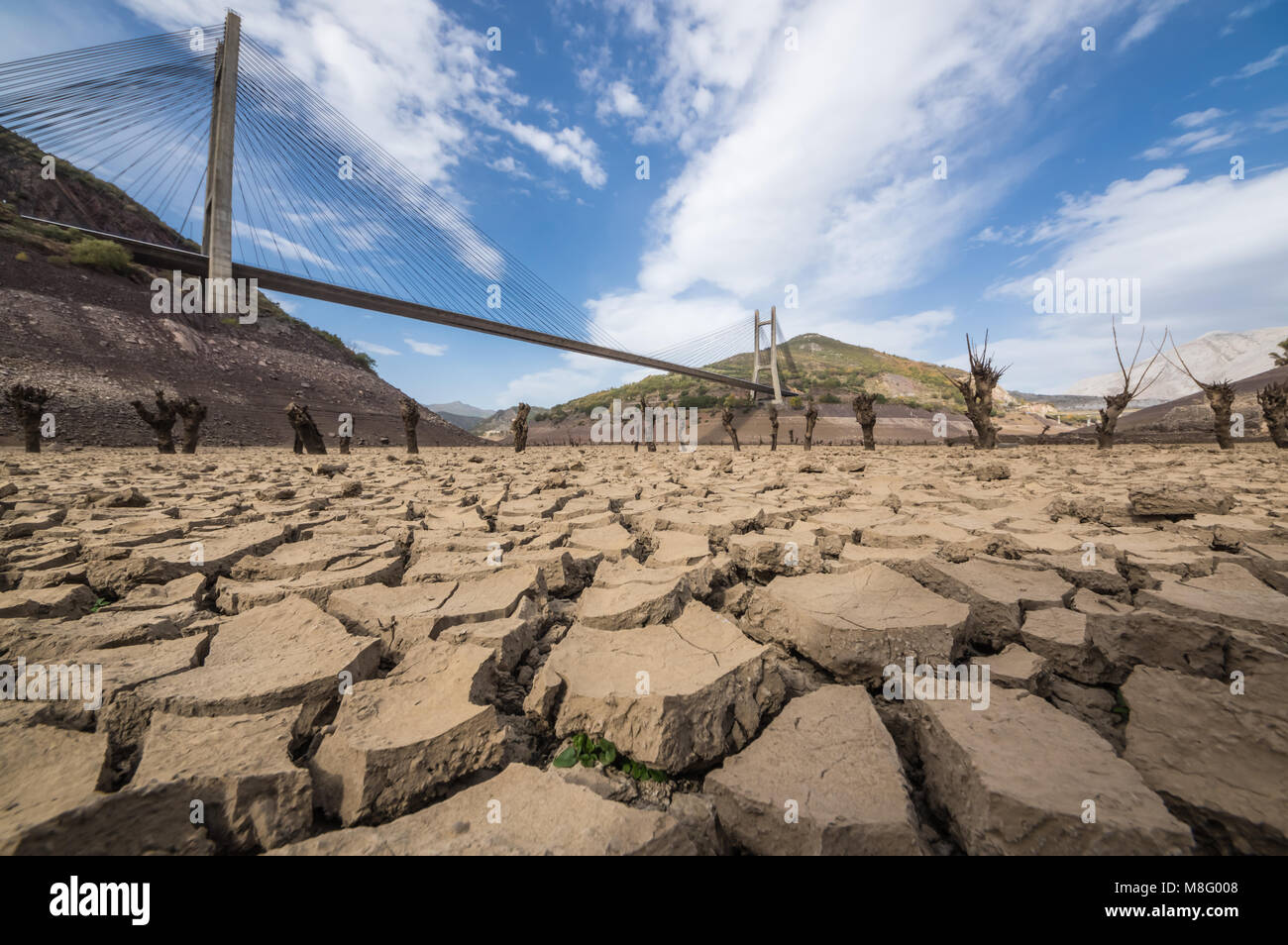 Reservoir of Barrios de Luna, Leon, Spain. Dry reservoir bottom, photograph taken during the great drought of 2017. Stock Photo