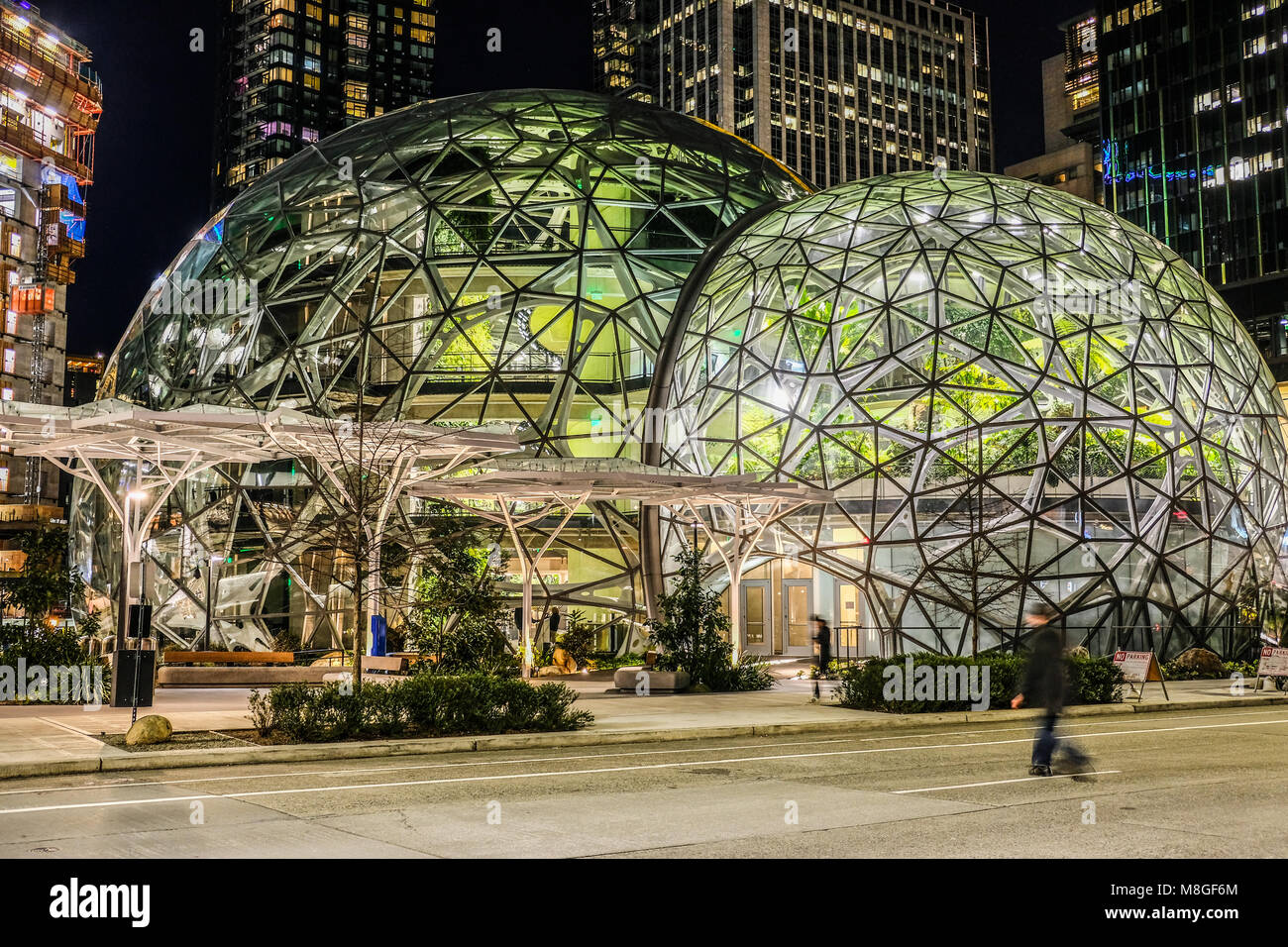 Amazon spheres seattle hi-res stock photography and images - Alamy