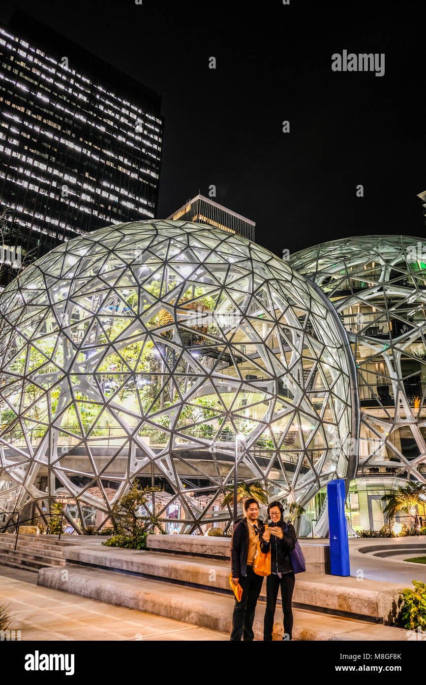The Glass Dome Spheres At Amazon Headquarter At Night In Downtown Seattle Stock Photo Alamy