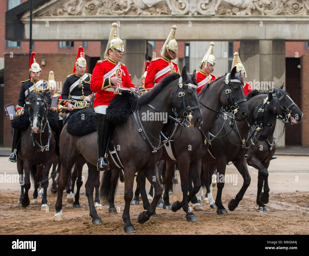 Household cavalry mounted hi-res stock photography and images - Alamy