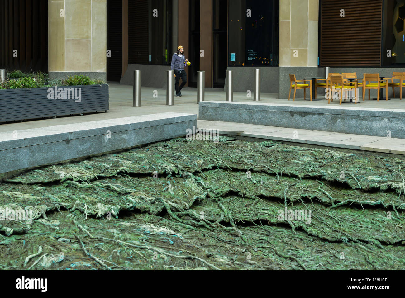 London, UK- Mar 13, 2018: Cristina Iglesias water feature, entitled Tres  Aguas, meaning three waters, at the base of Bloomberg HQ, City of London  Stock Photo - Alamy