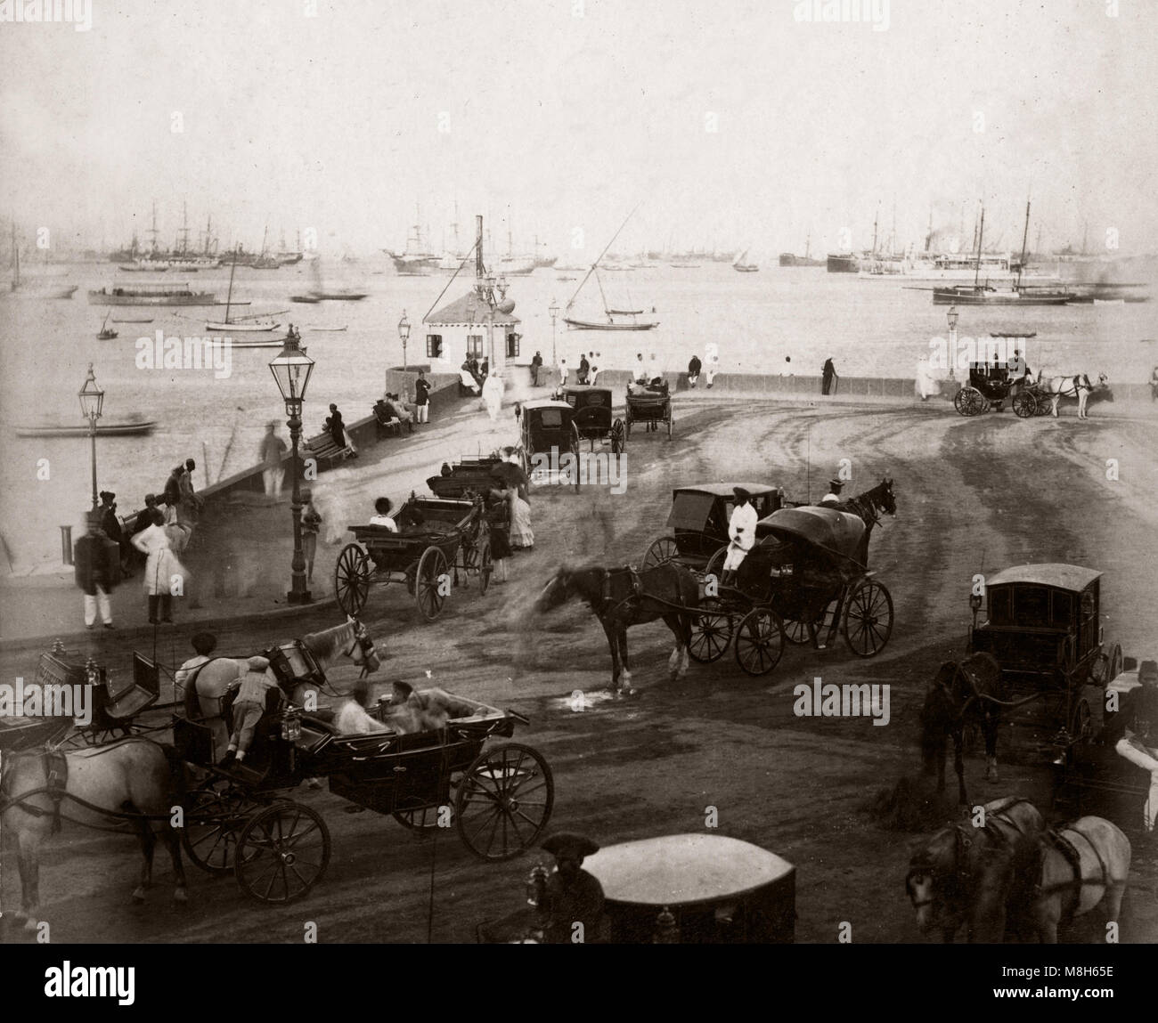 c.1880s India - dock of Apollo Bunder - hackney carriages Bombay Mumbai Stock Photo