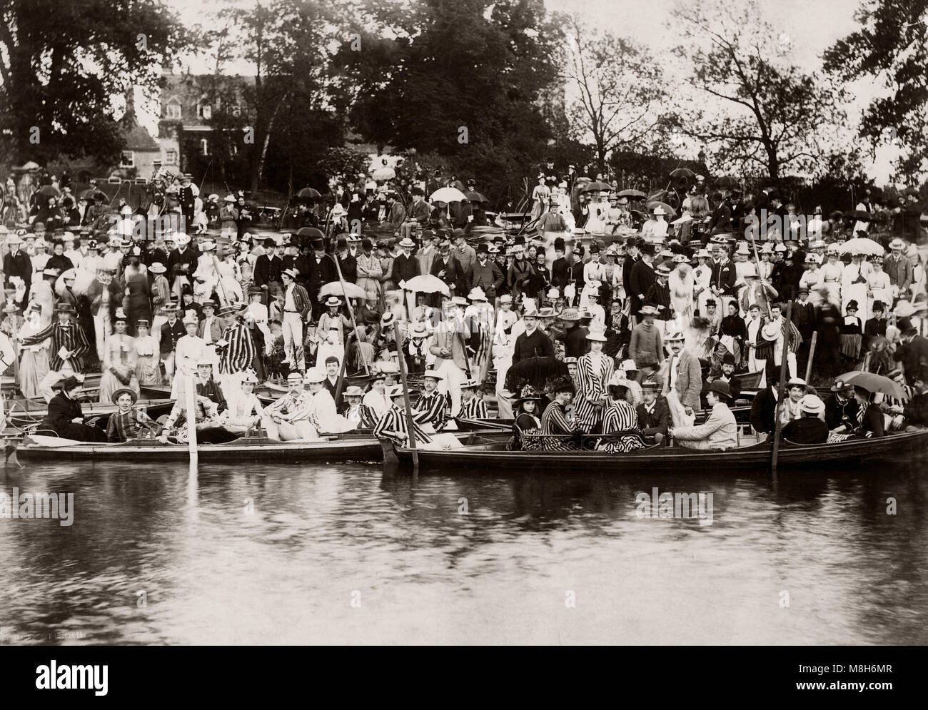 c.1900 - boating party along the Thames Stock Photo