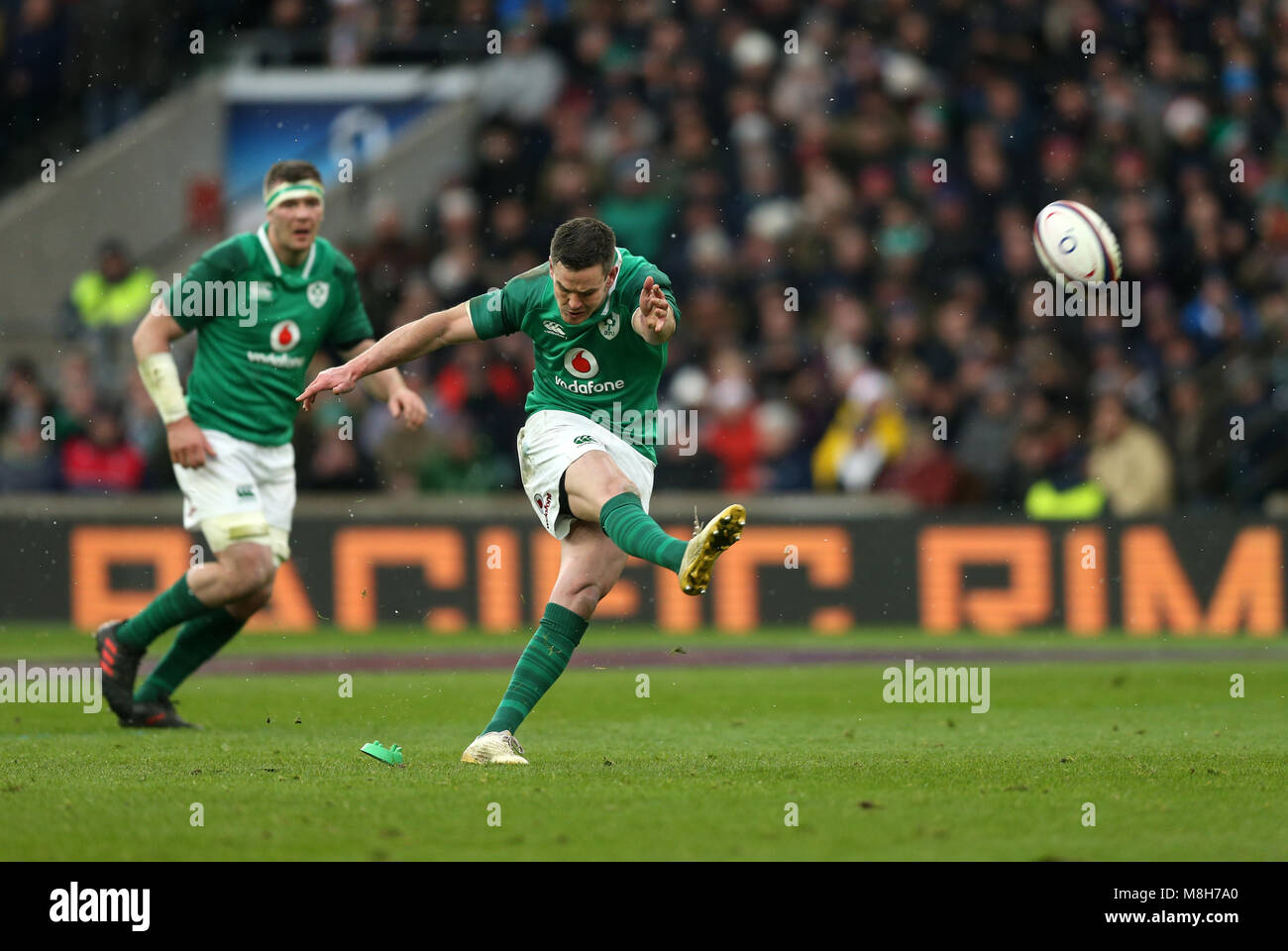 Ireland's Johnny Sexton misses a penalty during the NatWest 6 Nations match at Twickenham Stadium, London. Stock Photo