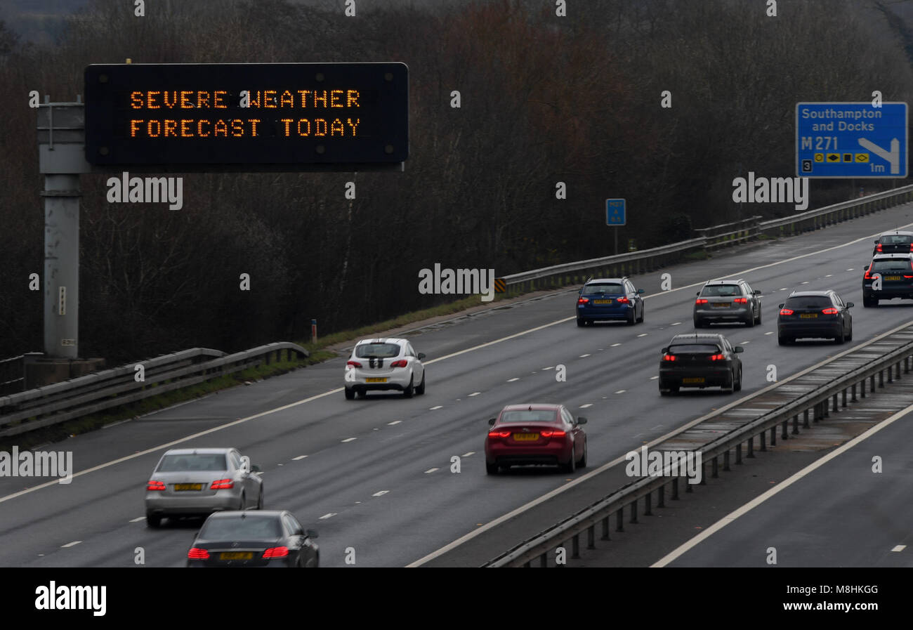 17th March 2018 Southampton UK weather. Severe weather warnings being shown on the  M27 motorway in Southampton, Hampshire, England as the country prepares for the visit of more severe weather named the mini beast from the east in the form of ice and snow. Credit: PBWPIX/Alamy Live News Stock Photo