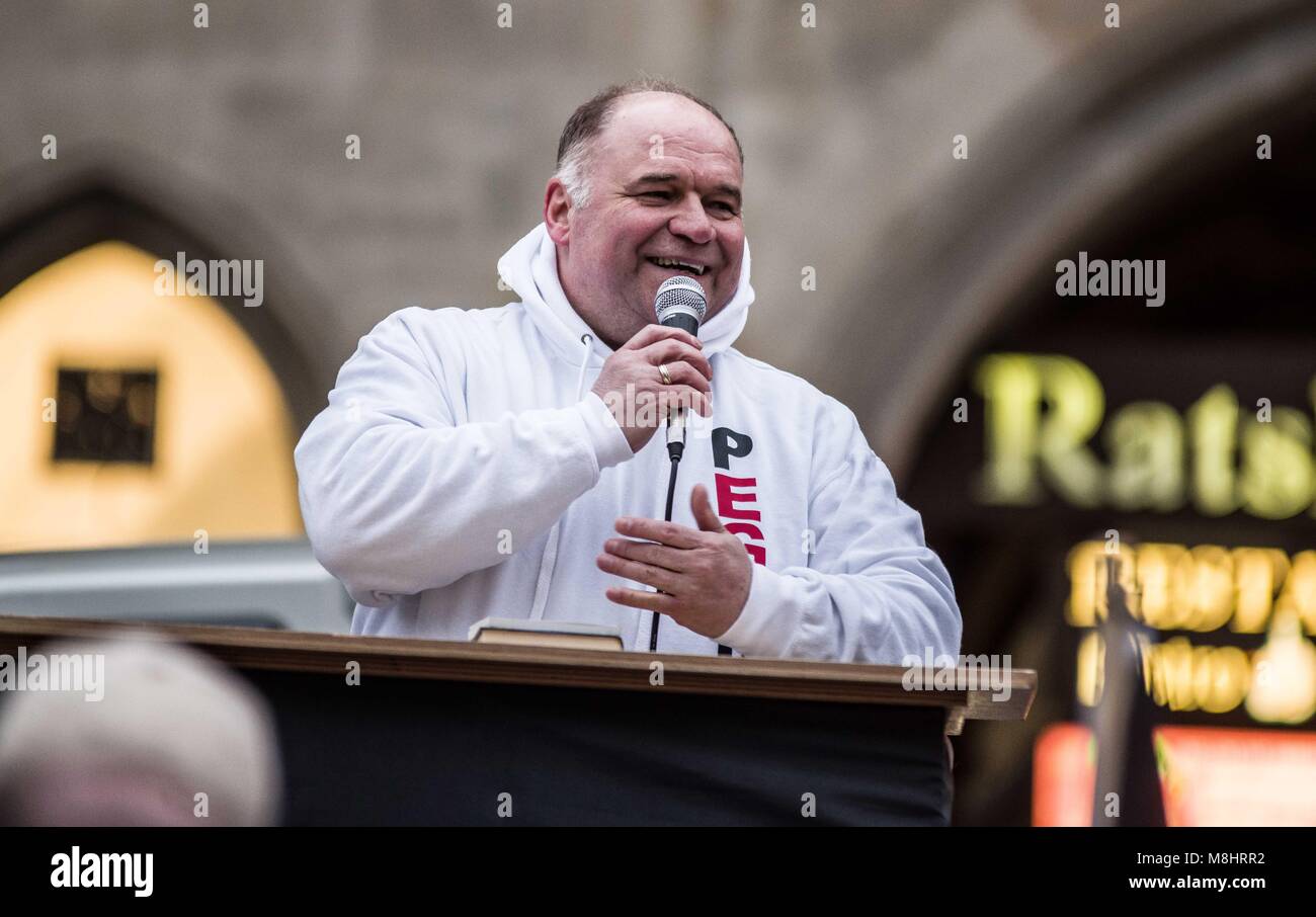 Munich, Bavaria, Germany. 17th Mar, 2018. Gernot Tegetmeyer of Pegida Nuremburg. Lutz Bachmann and Michael Stürzenberger (Sturzenberger) Lutz Bachmann and Sigfried Daebritz, founders of the PEGIDA extreme-right movement appeared in Munich alongside Michael Stürzenberger (Sturzenberger) amid numerous protests from various organizations, politicians, and celebrities. The Munich branch, in exchange, appeared in Dresden. Munich has a storied history with Pegida, with the current branch under monitoring from the Bavarian secret service (Verfassungsschutz) and being called "the weaponized ar Stock Photo