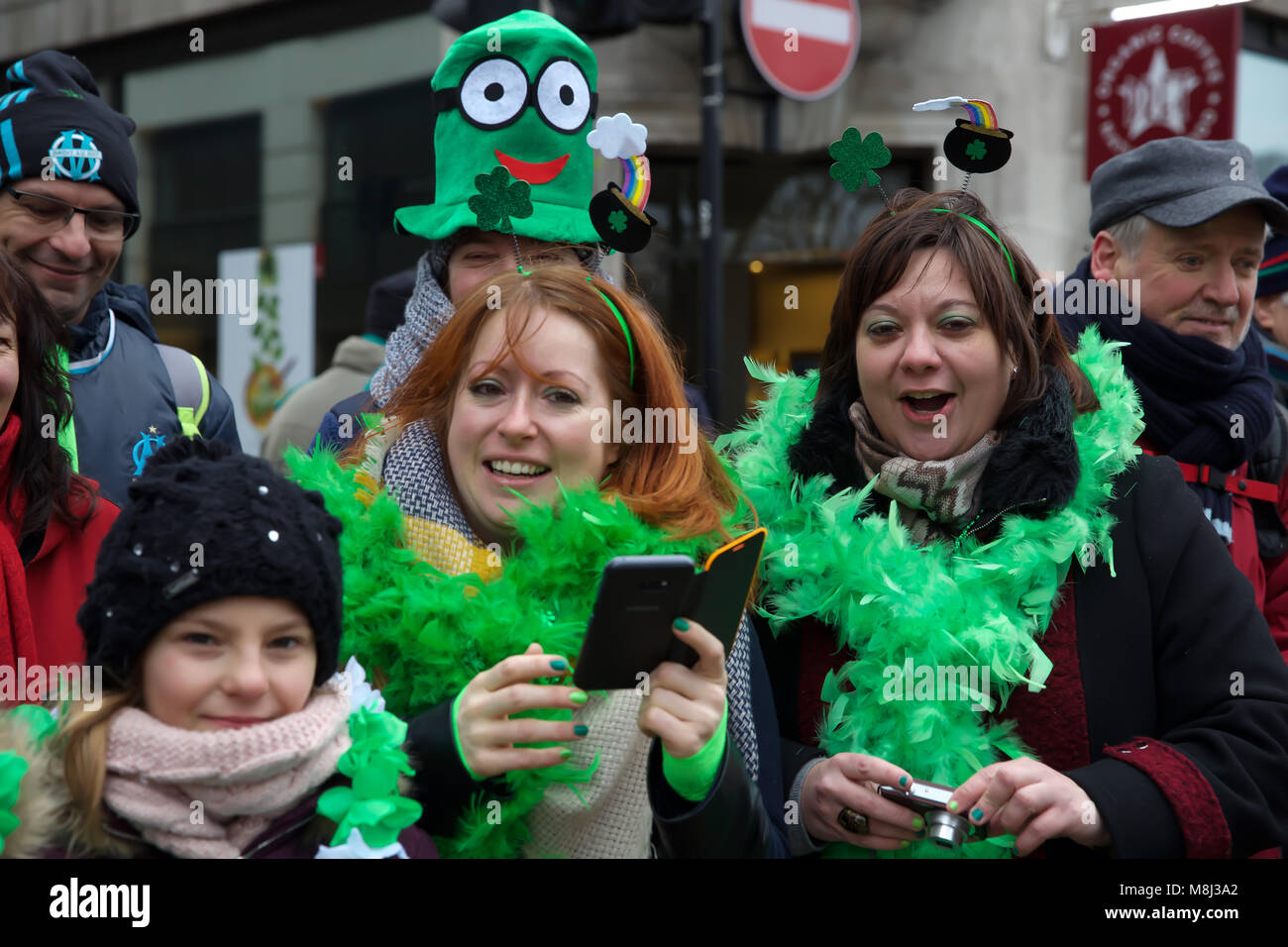 Famous irish celebrities hi-res stock photography and images - Page 7 -  Alamy, image size:1300x956