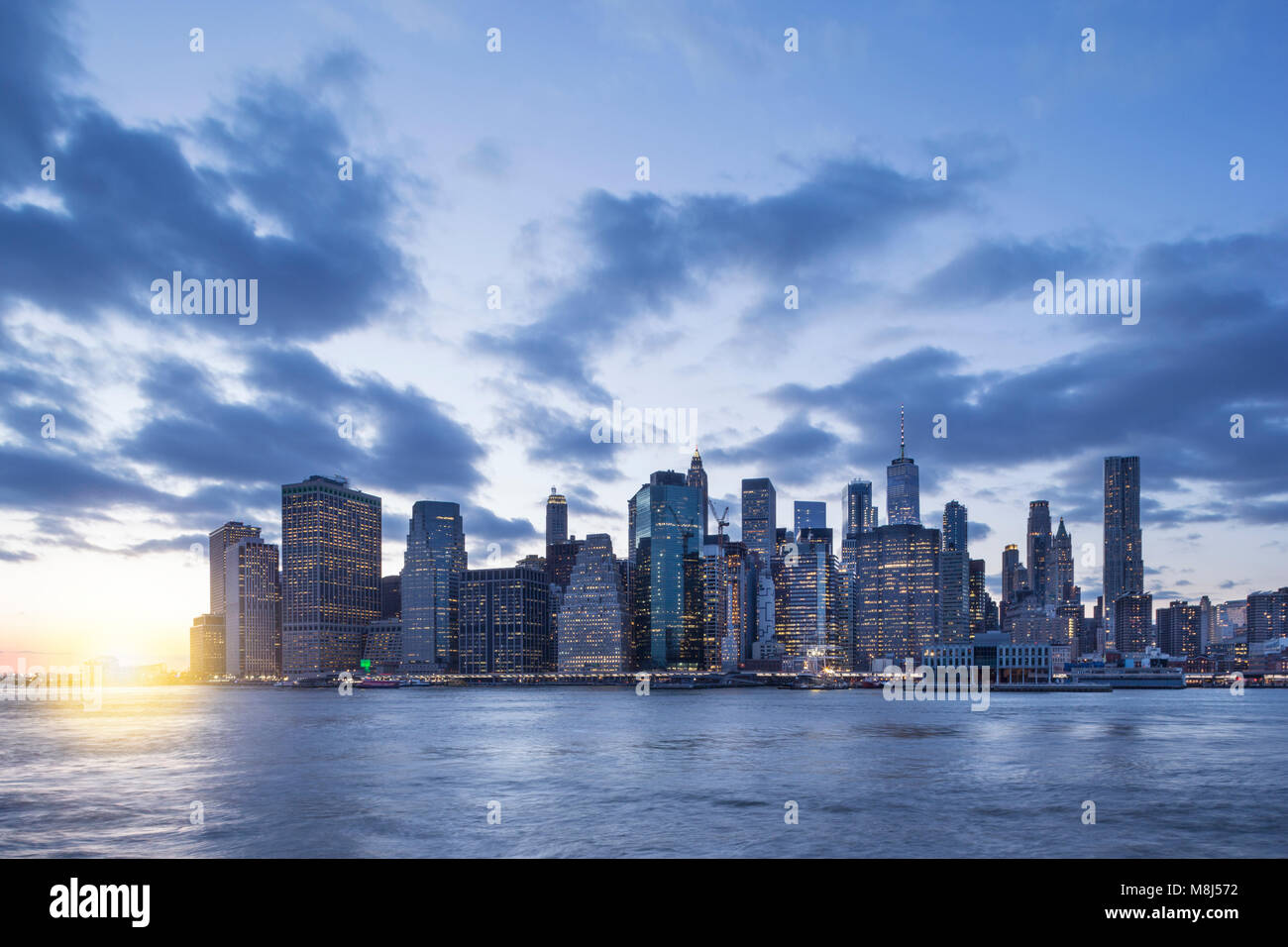 DOWNTOWN SKYLINE EAST RIVER MANHATTAN NEW YORK CITY USA Stock Photo - Alamy