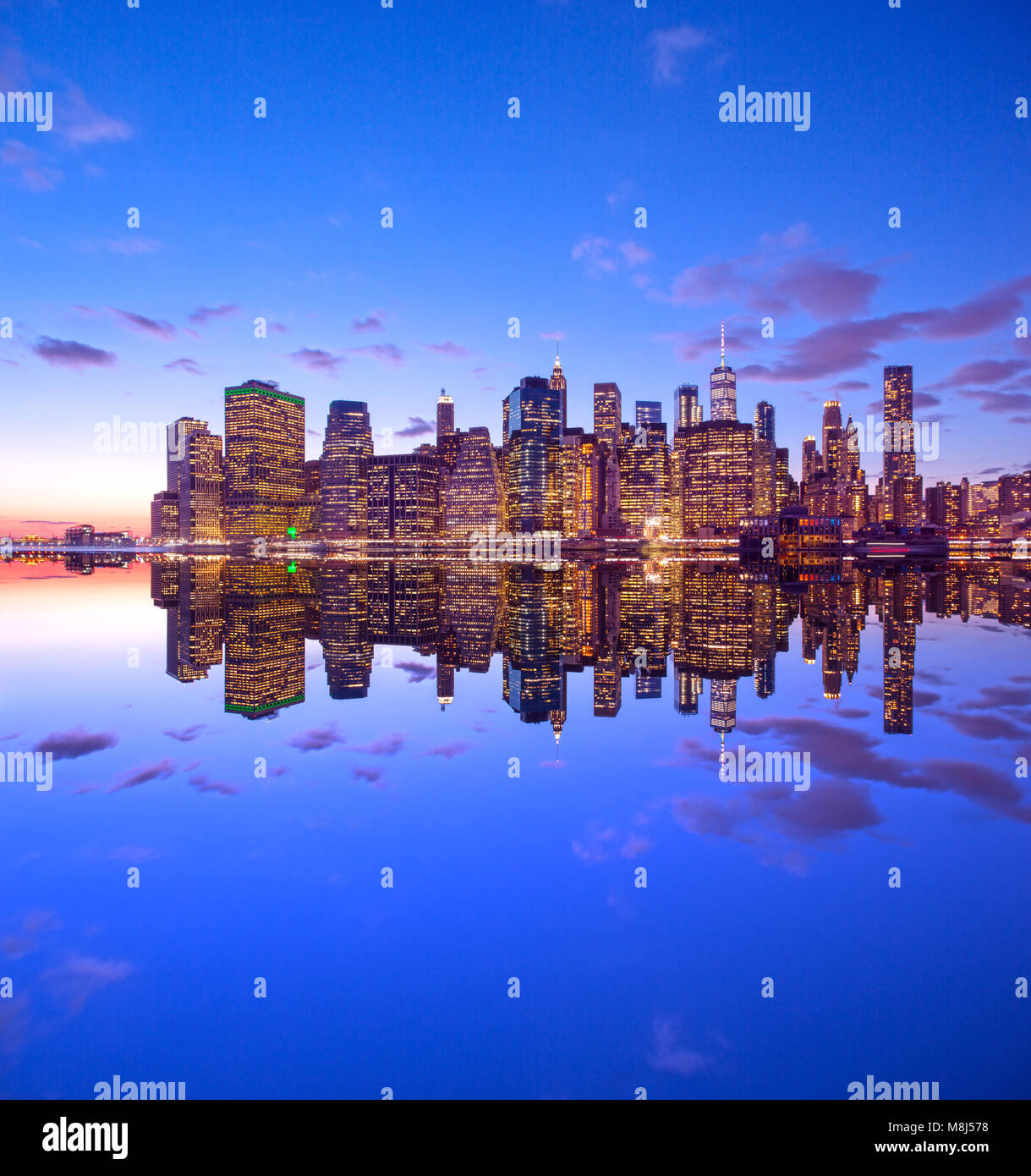 DOWNTOWN SKYLINE EAST RIVER MANHATTAN NEW YORK CITY USA Stock Photo - Alamy