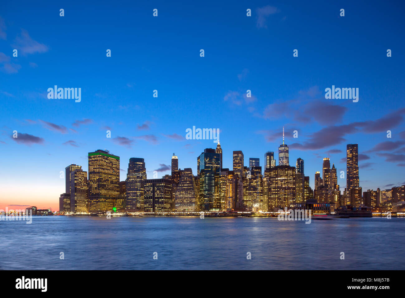 DOWNTOWN SKYLINE EAST RIVER MANHATTAN NEW YORK CITY USA Stock Photo - Alamy