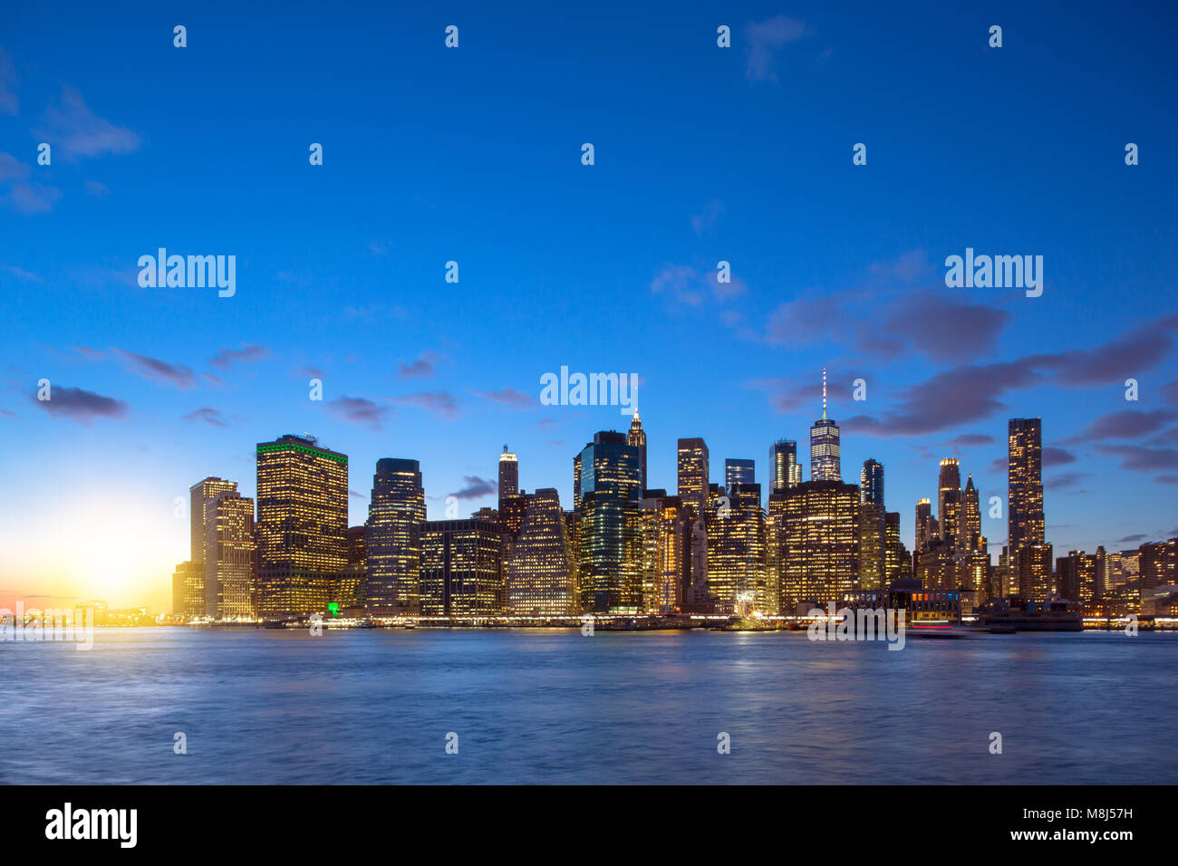 DOWNTOWN SKYLINE EAST RIVER MANHATTAN NEW YORK CITY USA Stock Photo - Alamy