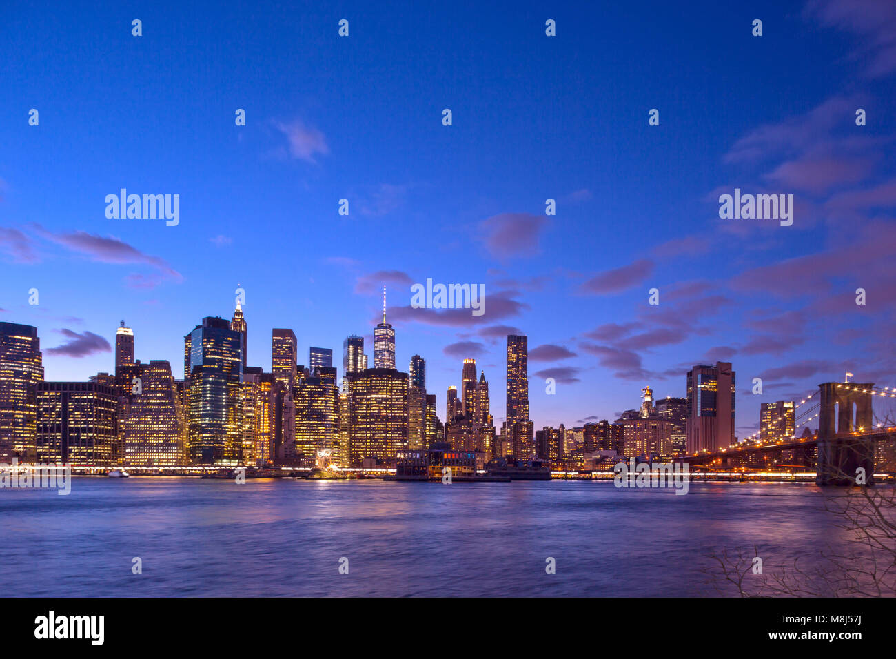 DOWNTOWN SKYLINE EAST RIVER MANHATTAN NEW YORK CITY USA Stock Photo - Alamy