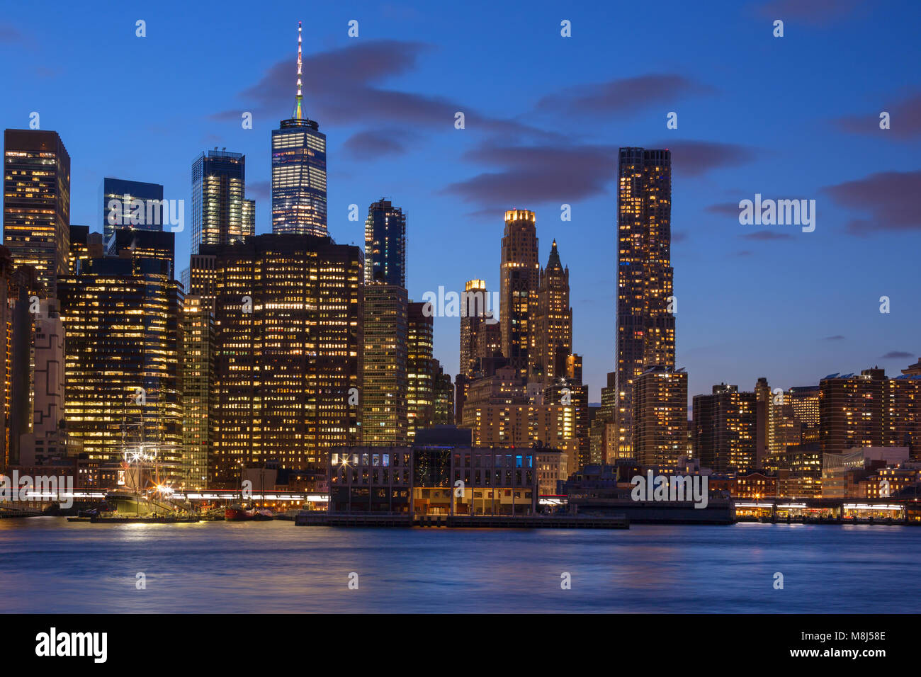 DOWNTOWN SKYLINE EAST RIVER MANHATTAN NEW YORK CITY USA Stock Photo - Alamy