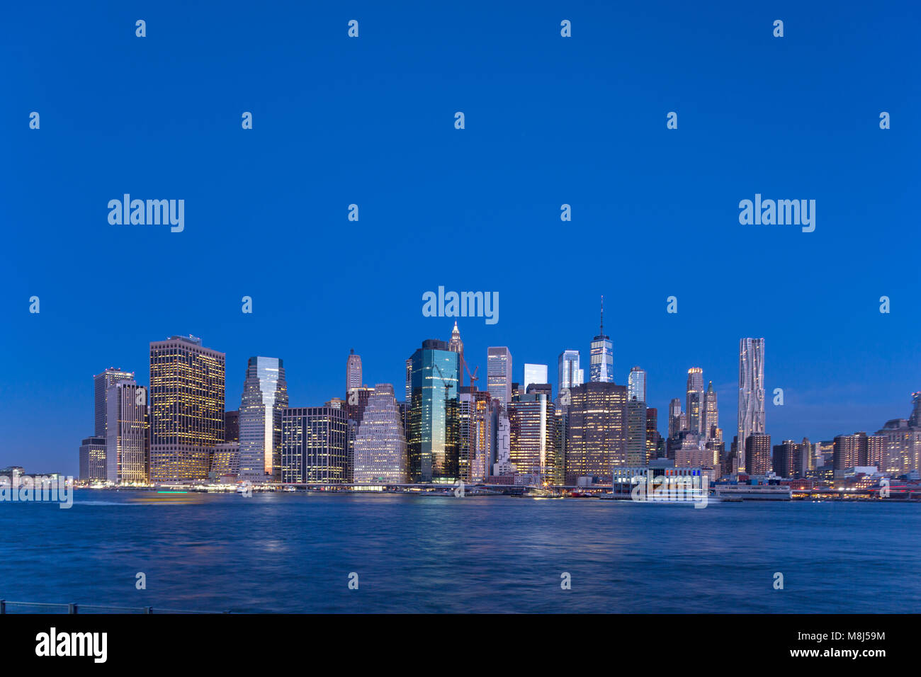 DOWNTOWN SKYLINE EAST RIVER MANHATTAN NEW YORK CITY USA Stock Photo - Alamy