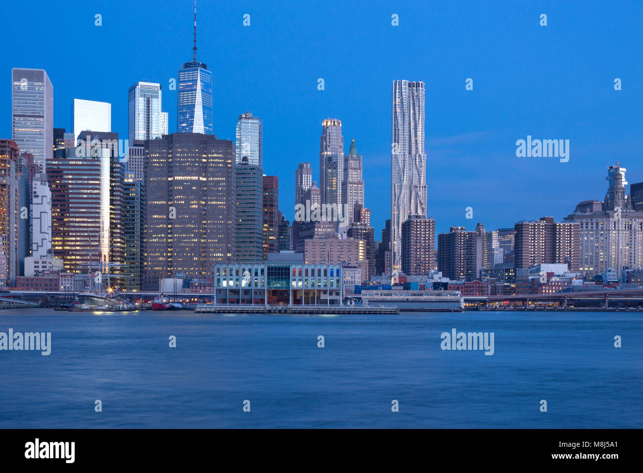 DOWNTOWN SKYLINE EAST RIVER MANHATTAN NEW YORK CITY USA Stock Photo - Alamy