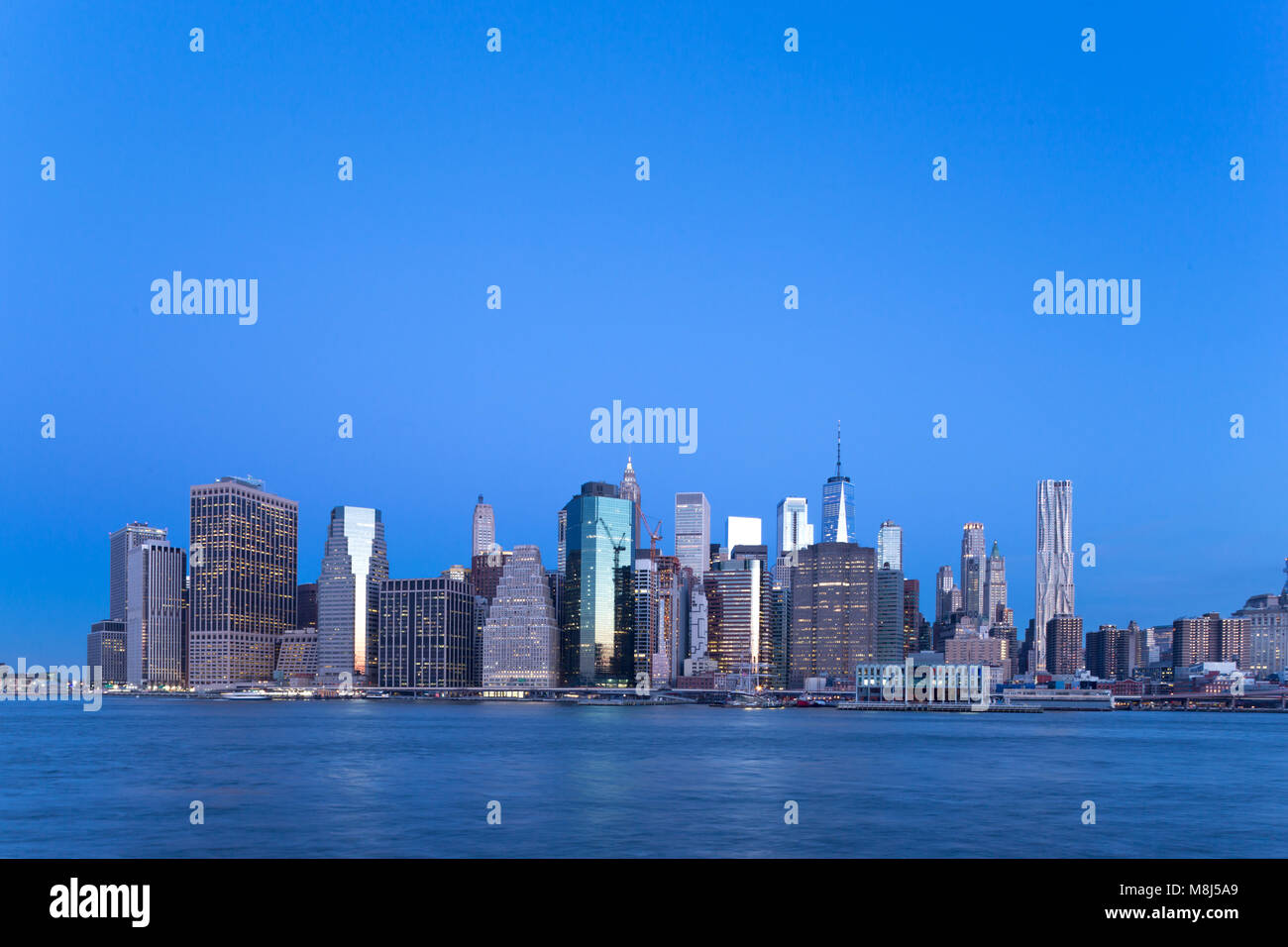DOWNTOWN SKYLINE EAST RIVER MANHATTAN NEW YORK CITY USA Stock Photo - Alamy