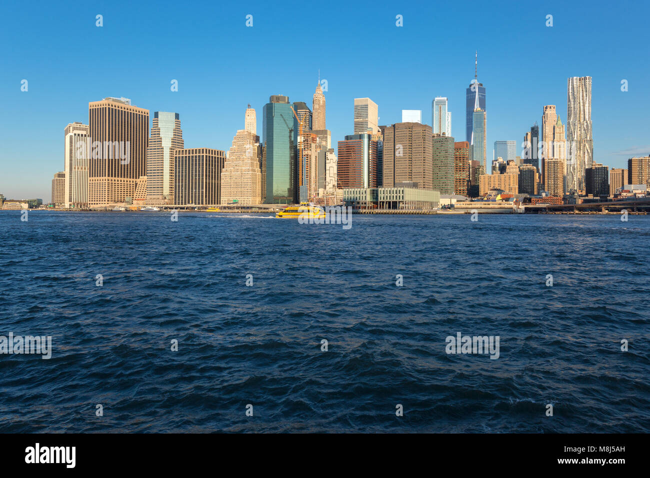 DOWNTOWN SKYLINE EAST RIVER MANHATTAN NEW YORK CITY USA Stock Photo - Alamy