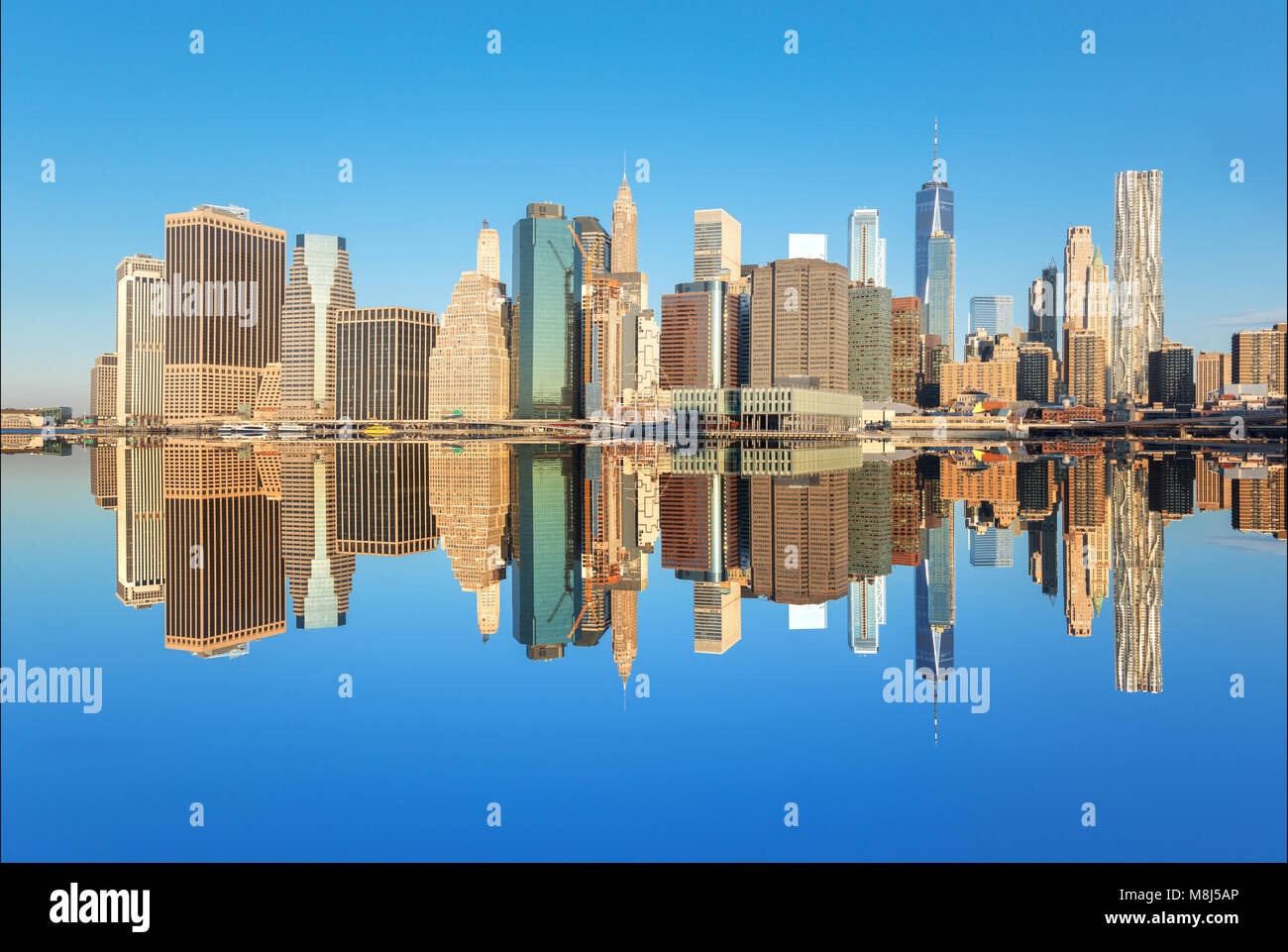 DOWNTOWN SKYLINE EAST RIVER MANHATTAN NEW YORK CITY USA Stock Photo - Alamy