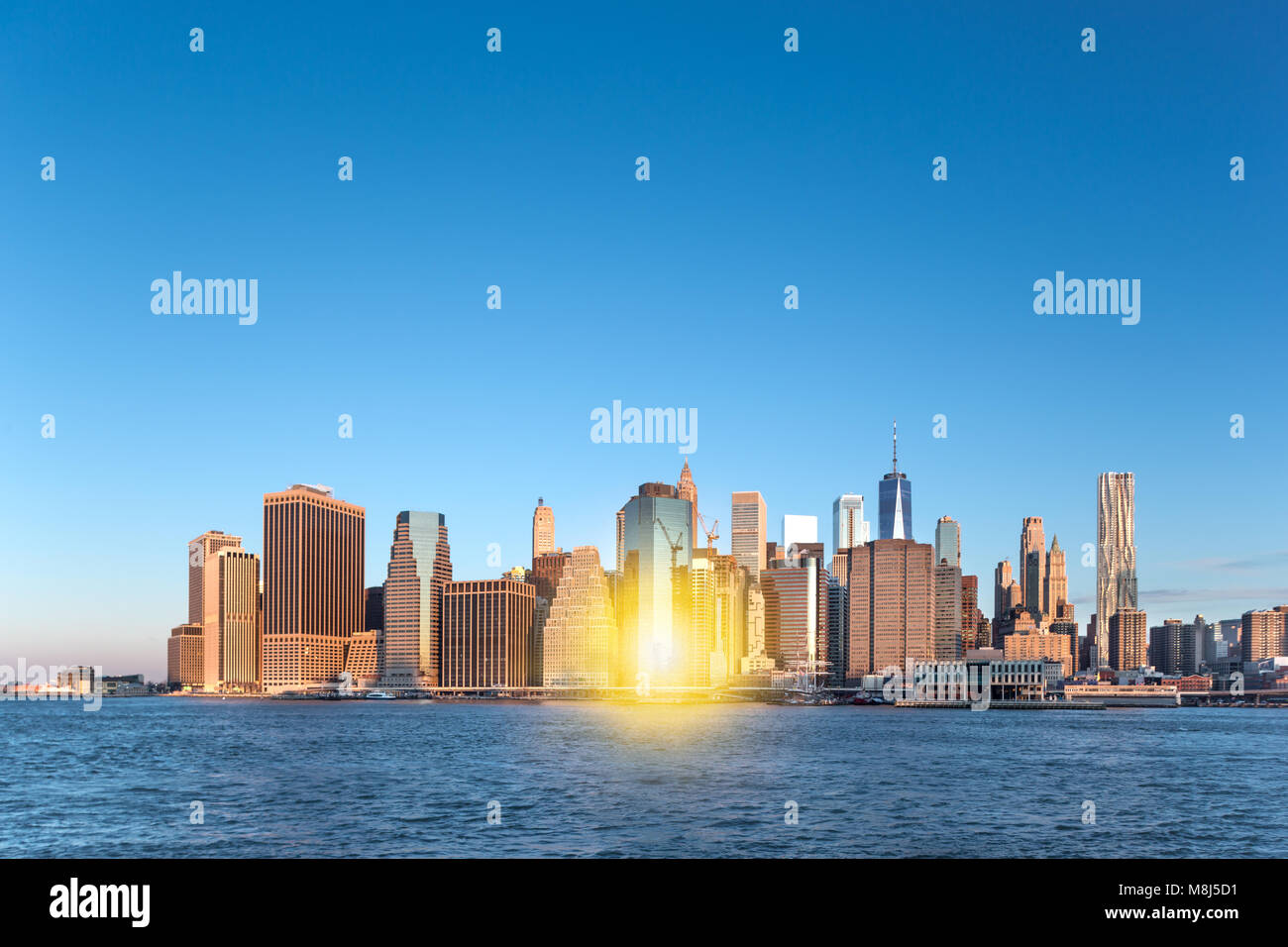 DOWNTOWN SKYLINE EAST RIVER MANHATTAN NEW YORK CITY USA Stock Photo - Alamy
