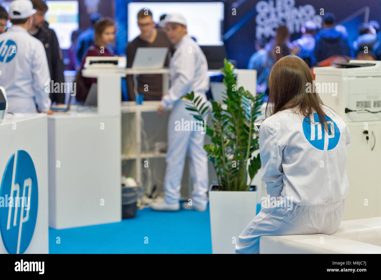 KIEV, UKRAINE - OCTOBER 08, 2017: People visit Hewlett-Packard, American multinational information technology company booth at CEE 2017, largest elect Stock Photo