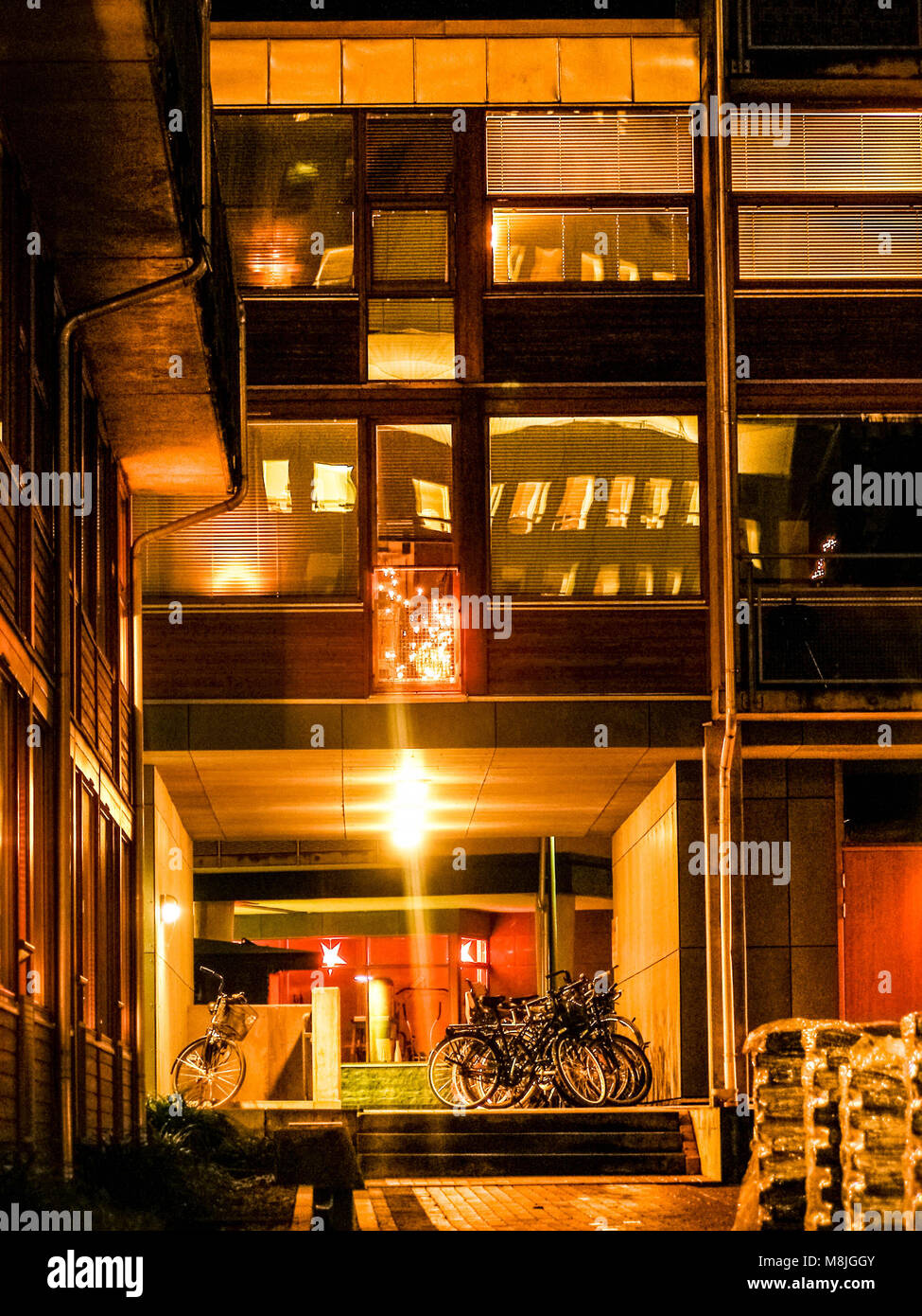Western Harbor In Malmoe Sweden Nighttime Stock Photo Alamy western-harbor-in-malmoe-sweden-nighttime-stock-photo-alamy